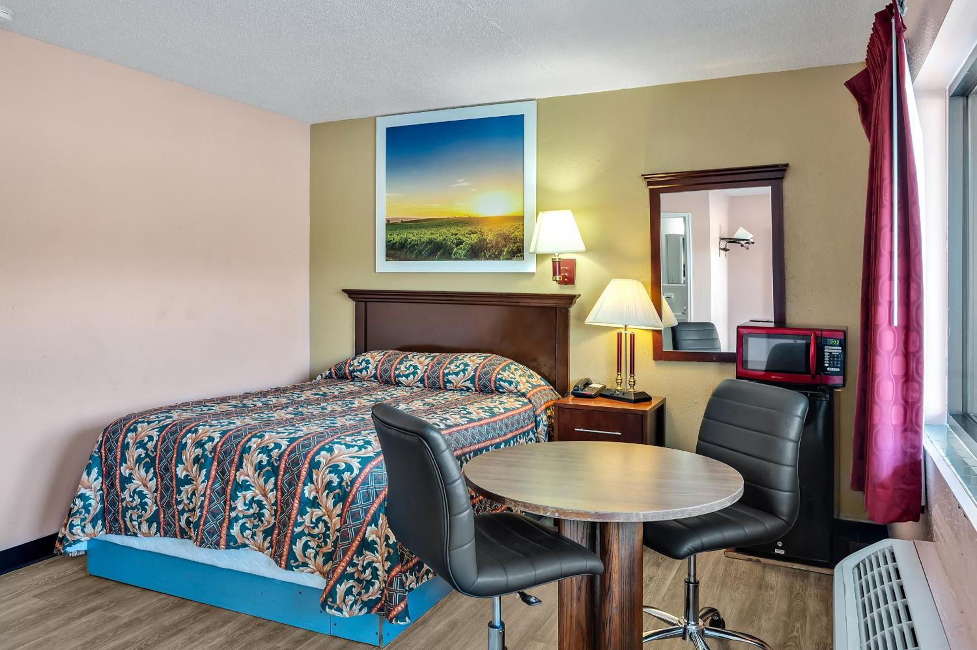 Deluxe Queen Room