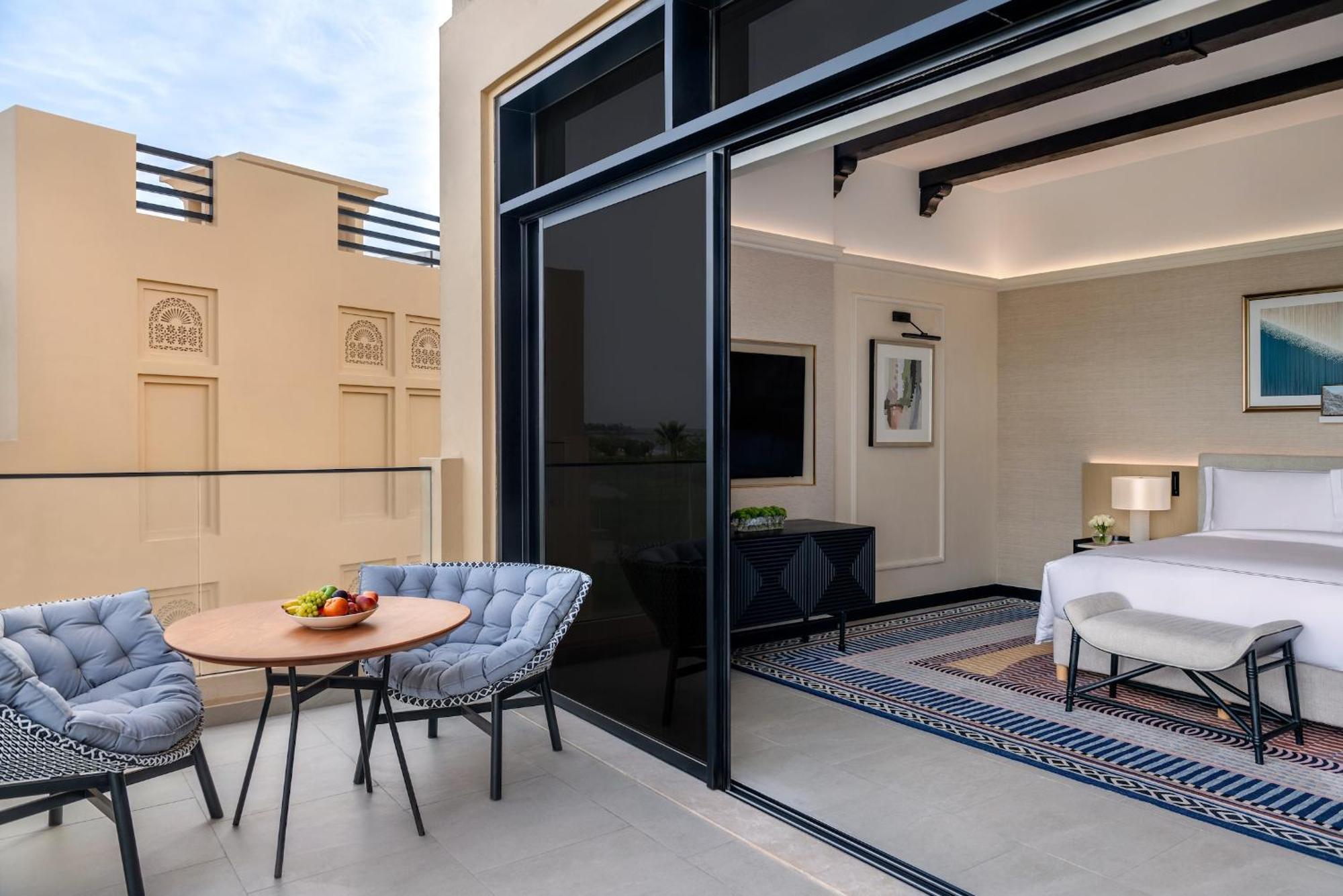 One-Bedroom Magnifique Suite with Club Access - Beachfront
