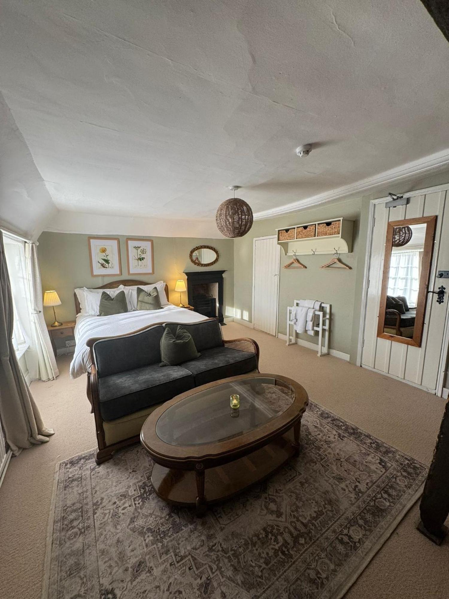 Deluxe King Room