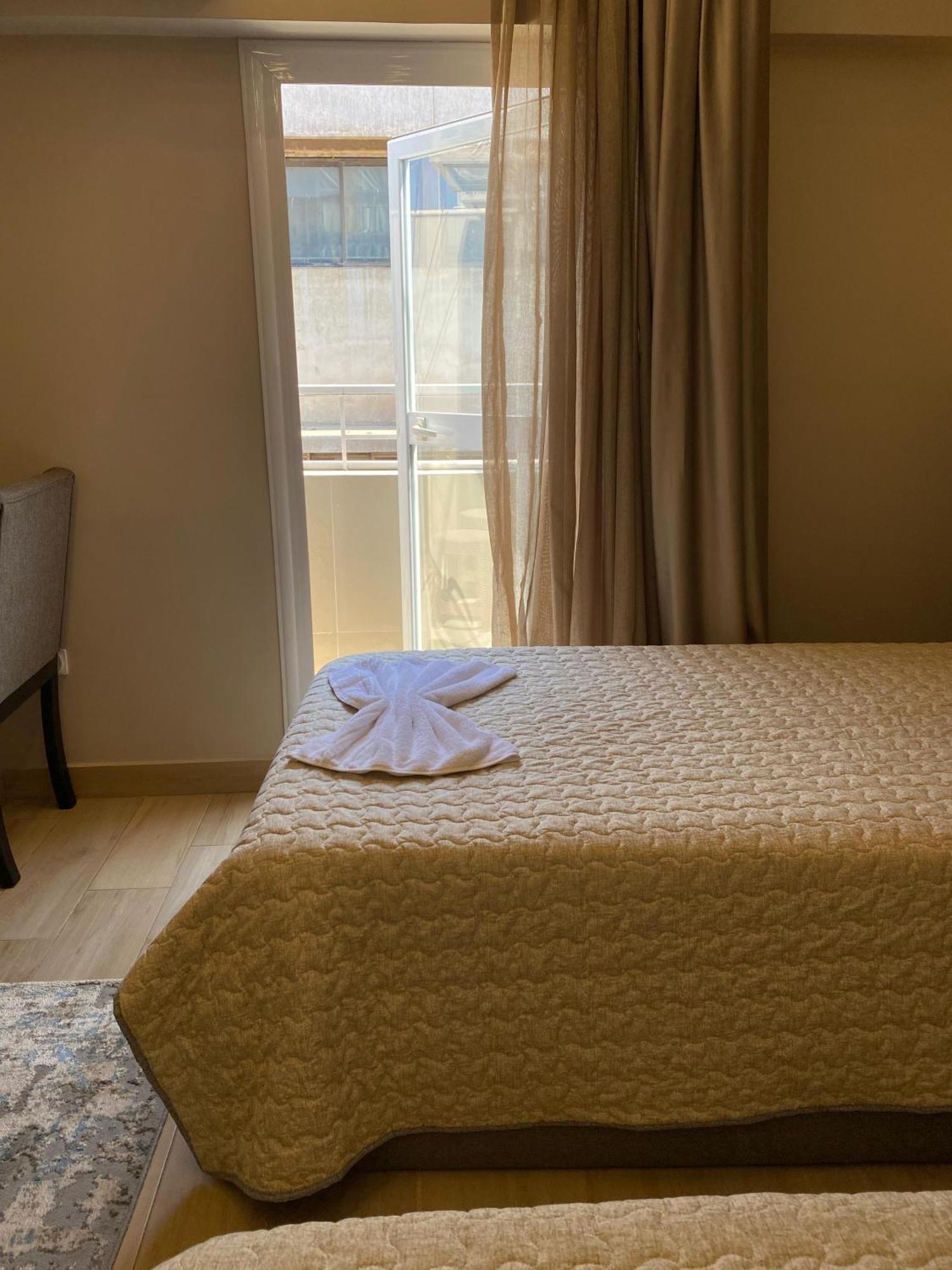 Deluxe Triple Room Balcony,1639379794:JPEG