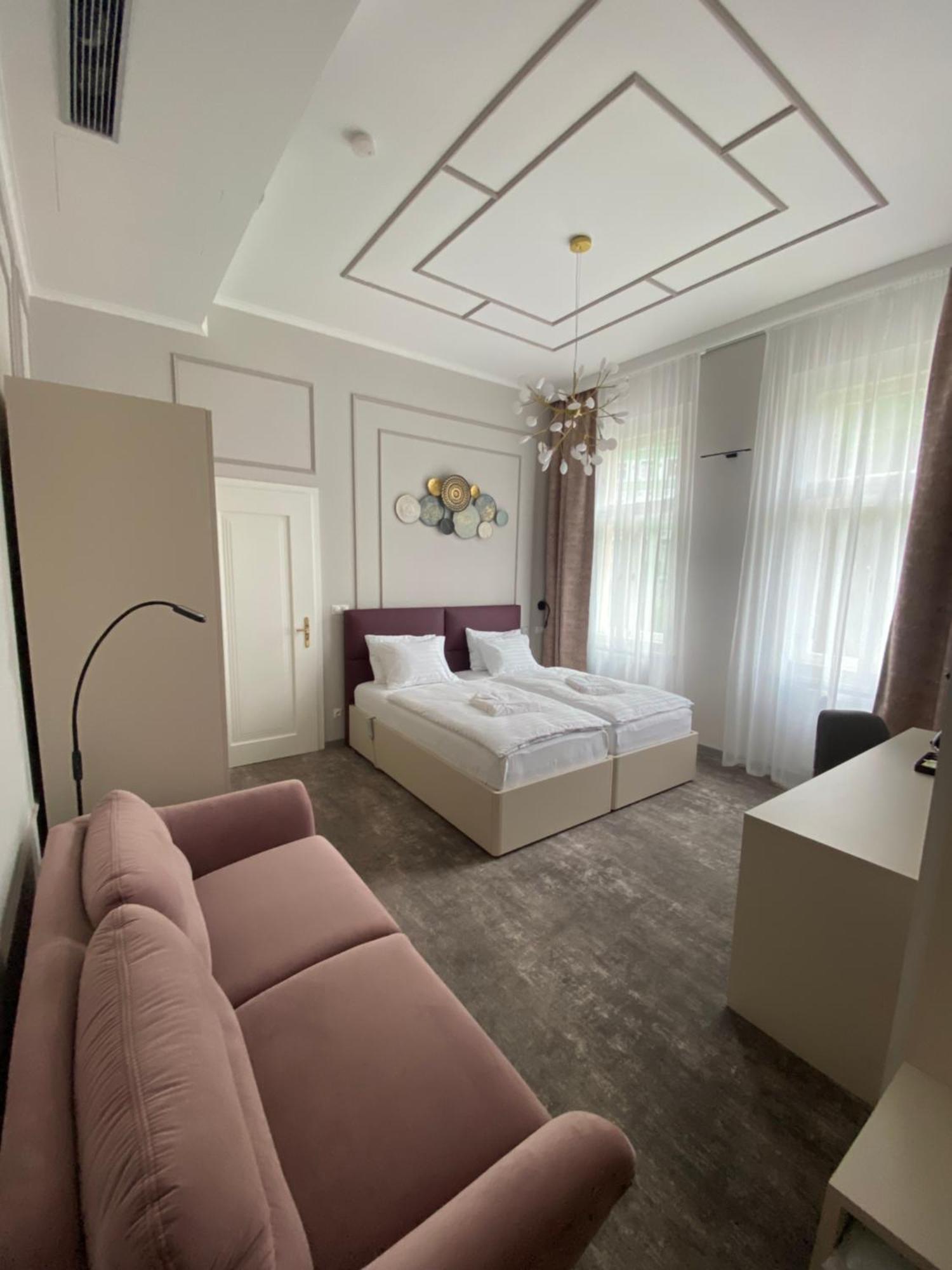 Deluxe Doppelzimmer (2 Erwachsene & 1 Kind)