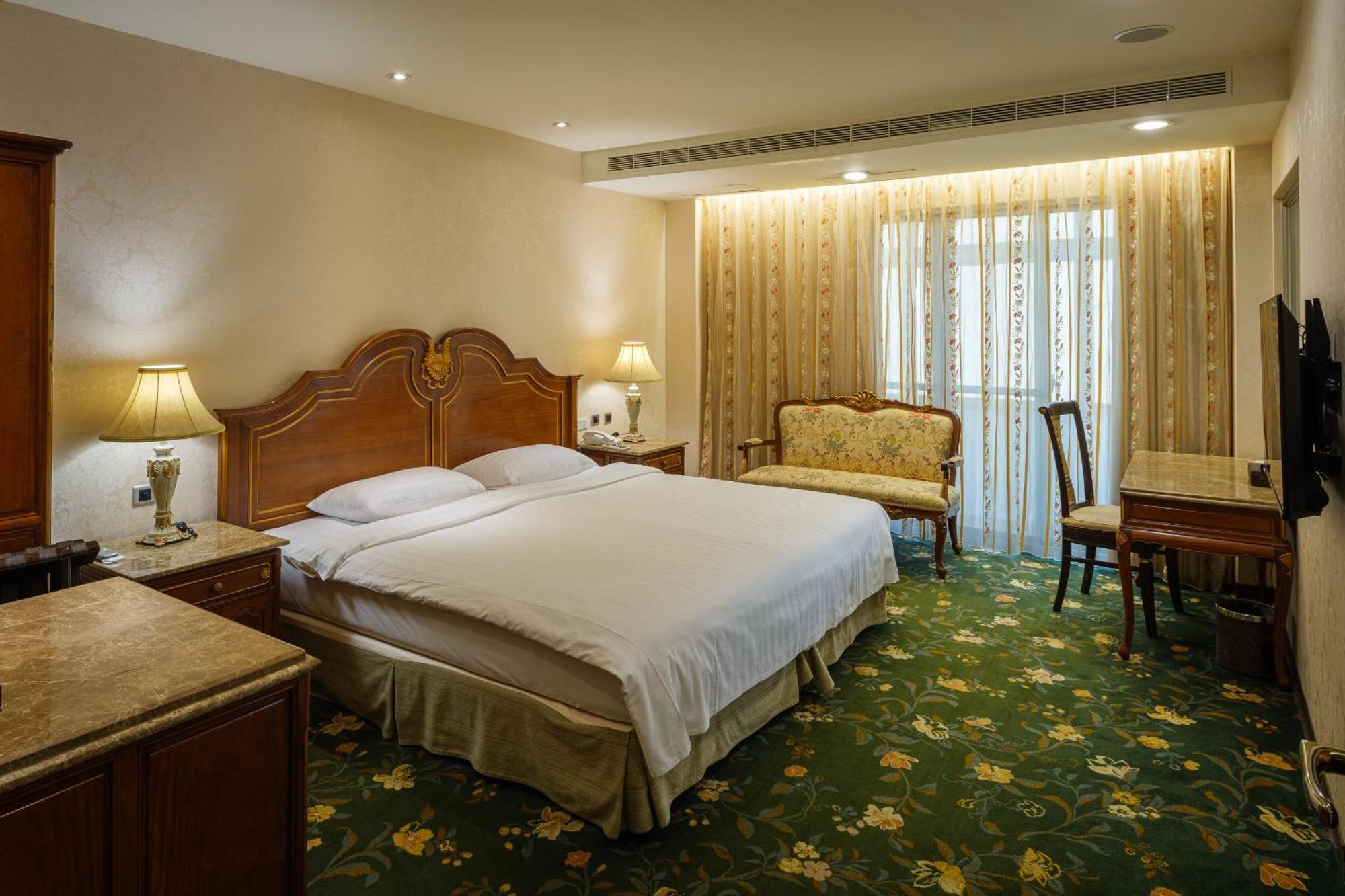 Superior Queen Room