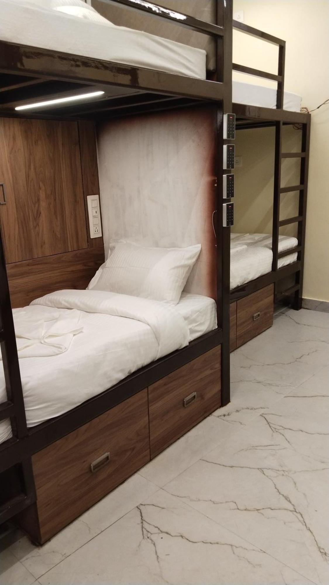 8-Bed Mixed Dormitory Room