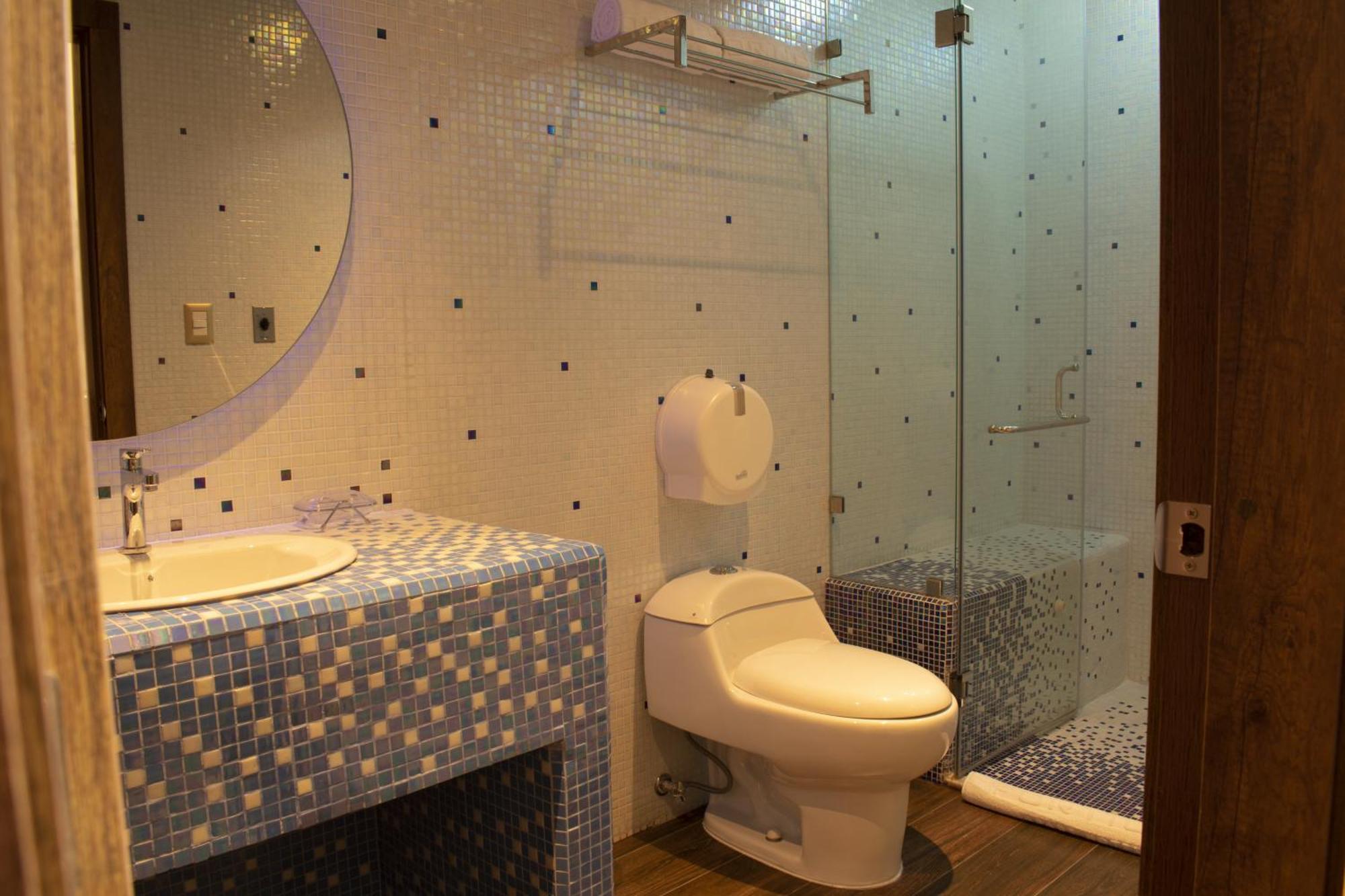 King Suite Spa Bath