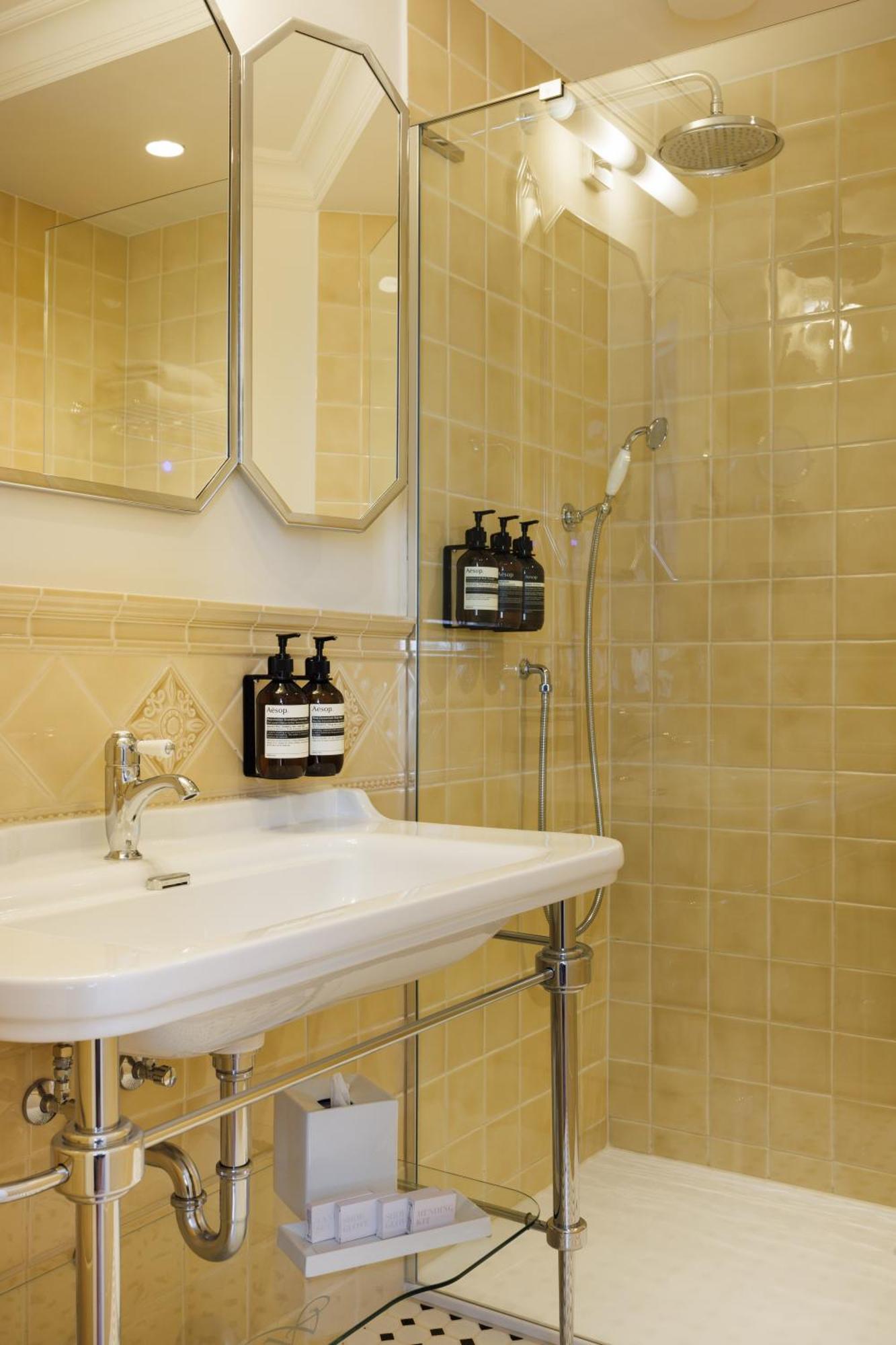 Orchid Suite