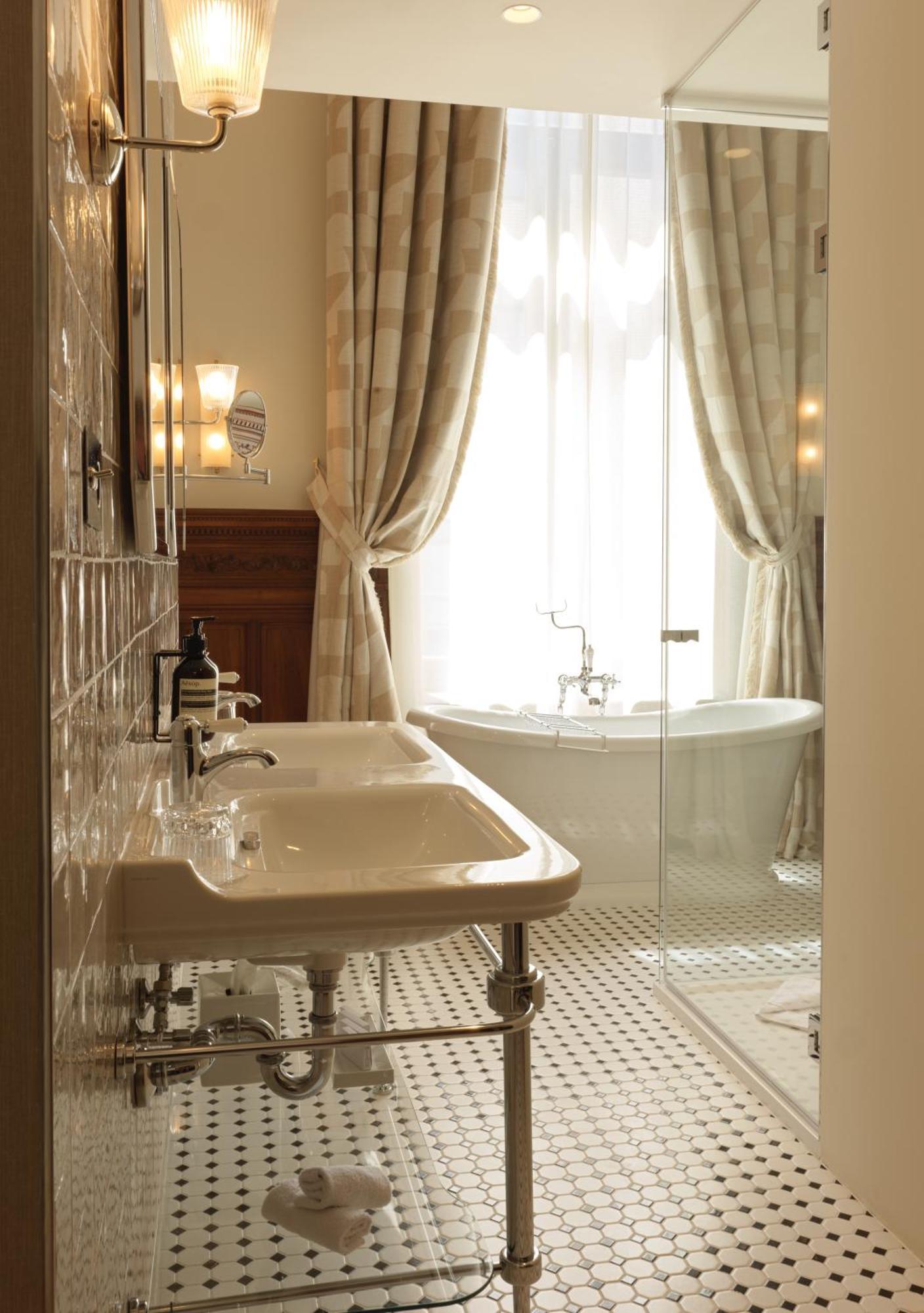 Chambon suite