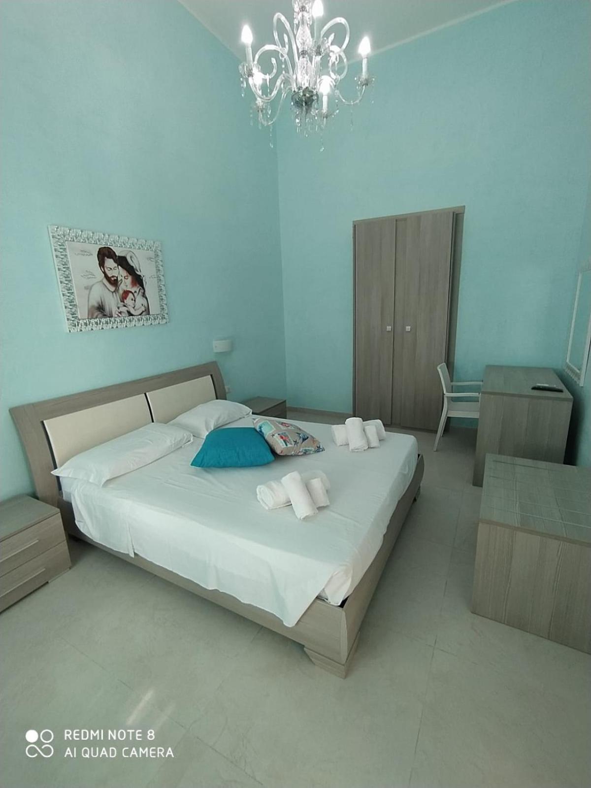 Economy Triple Room
