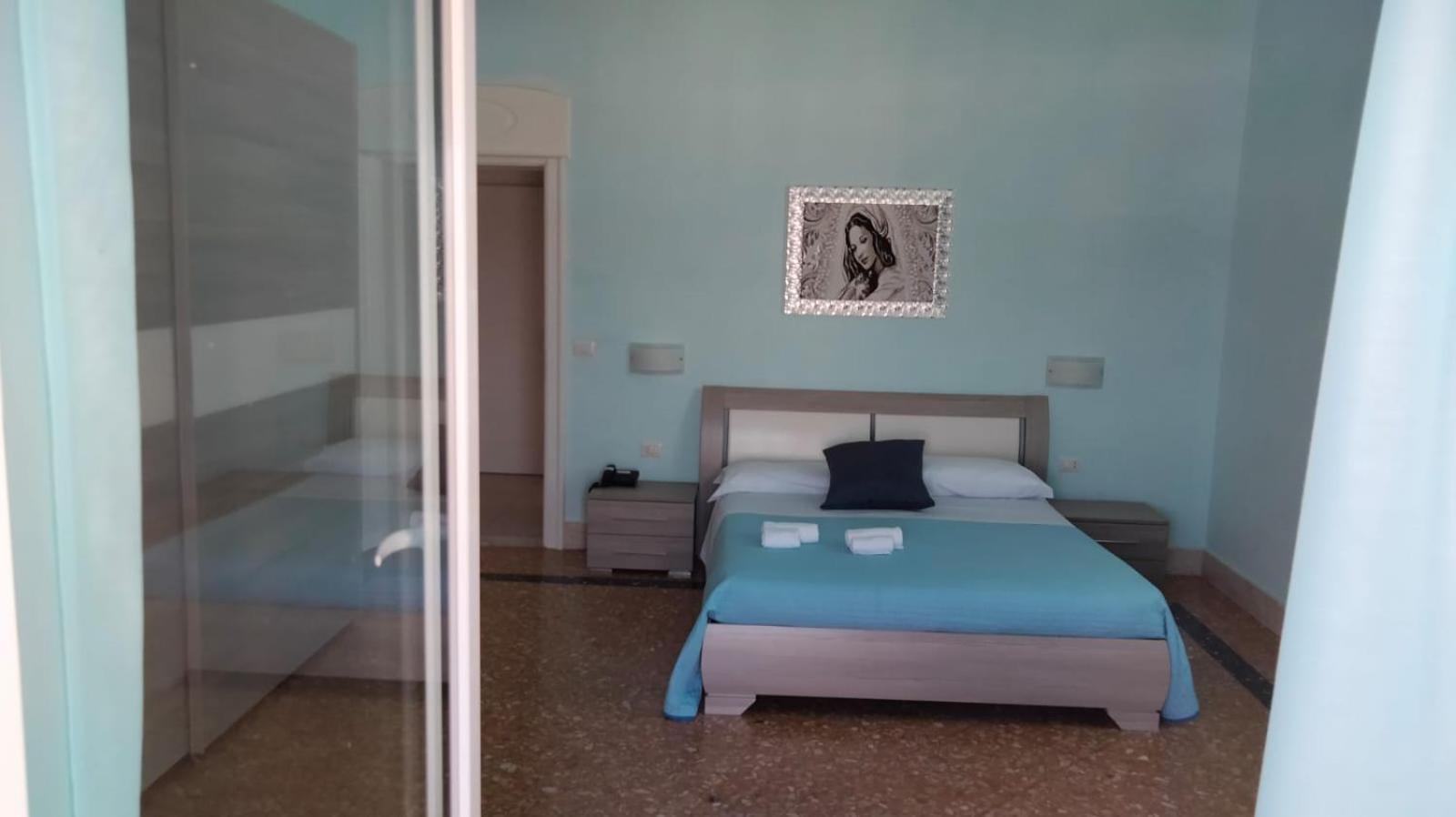 Deluxe Triple Room with Sea View