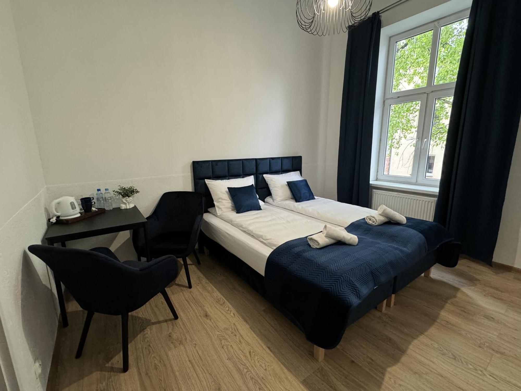 Standard Queen Room
