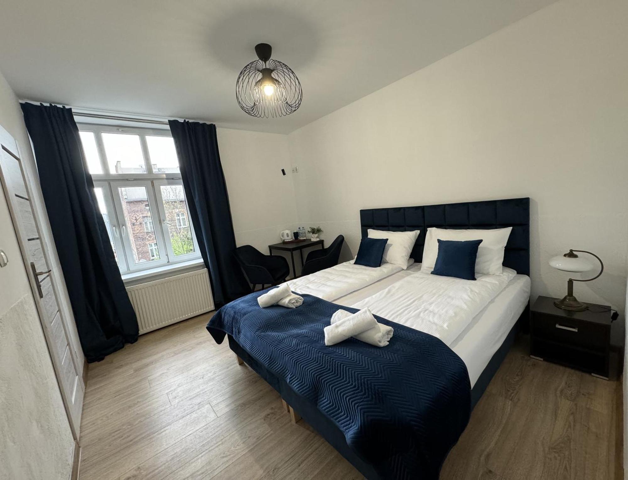Standard Queen Room