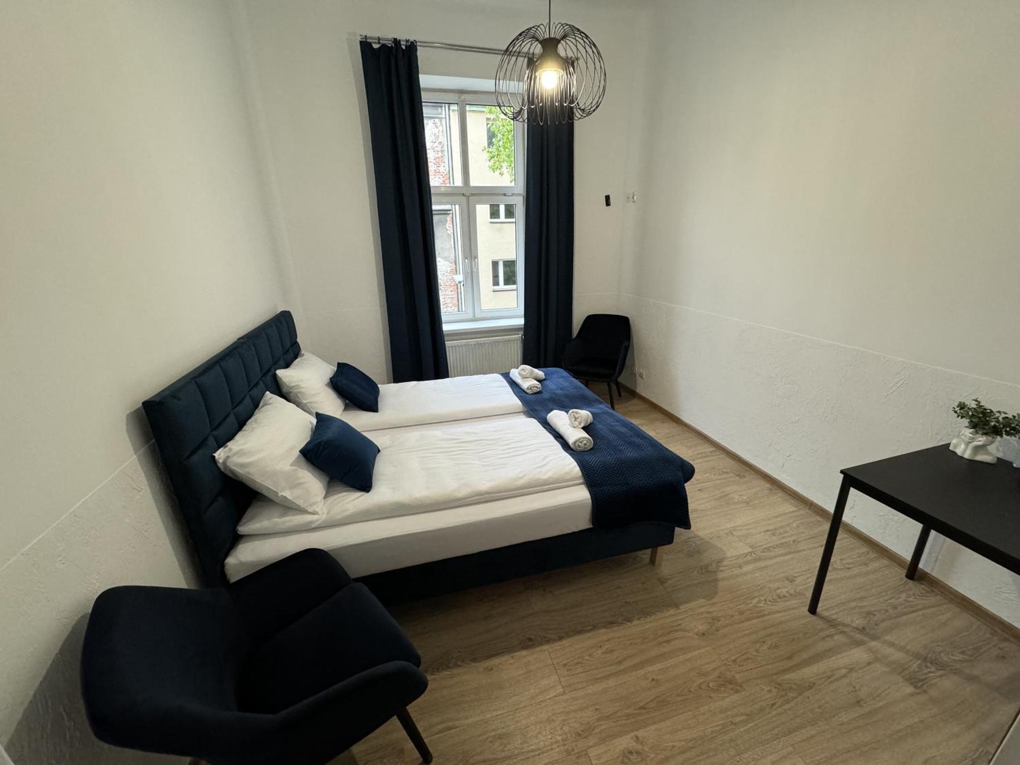 Standard Queen Room