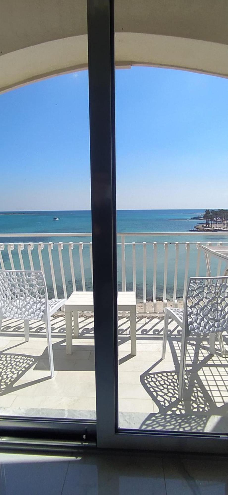 Deluxe Suite with Sea View