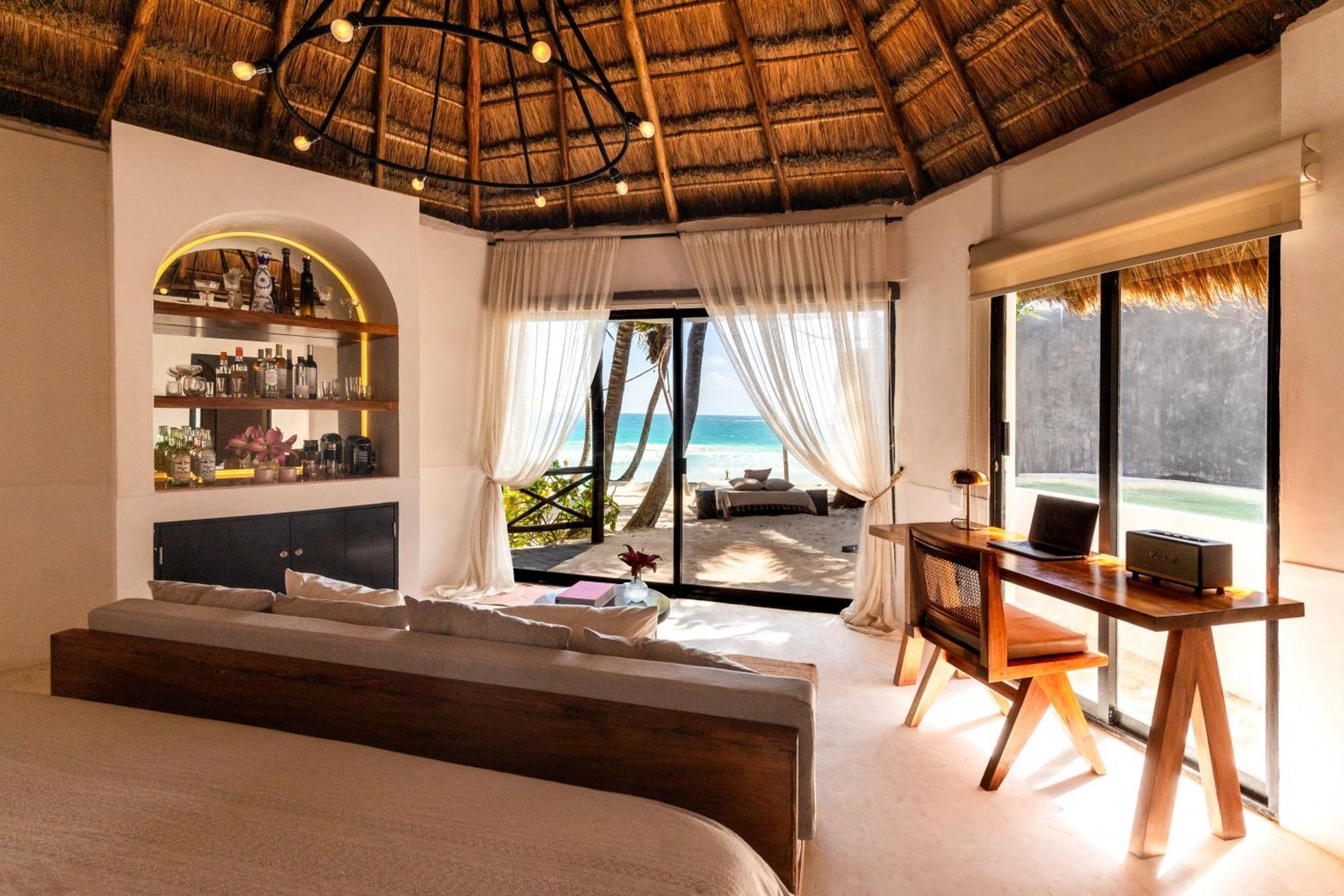 OCEANFRONT VILLA PRIVATE POOL