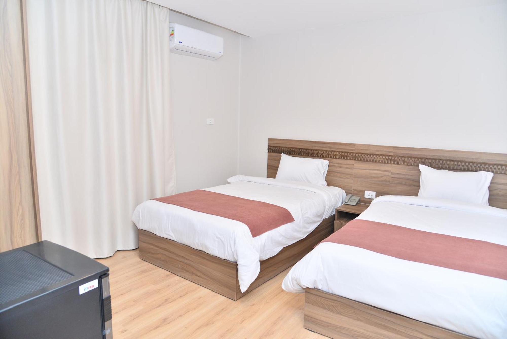 Deluxe Room,1639488576:JPEG