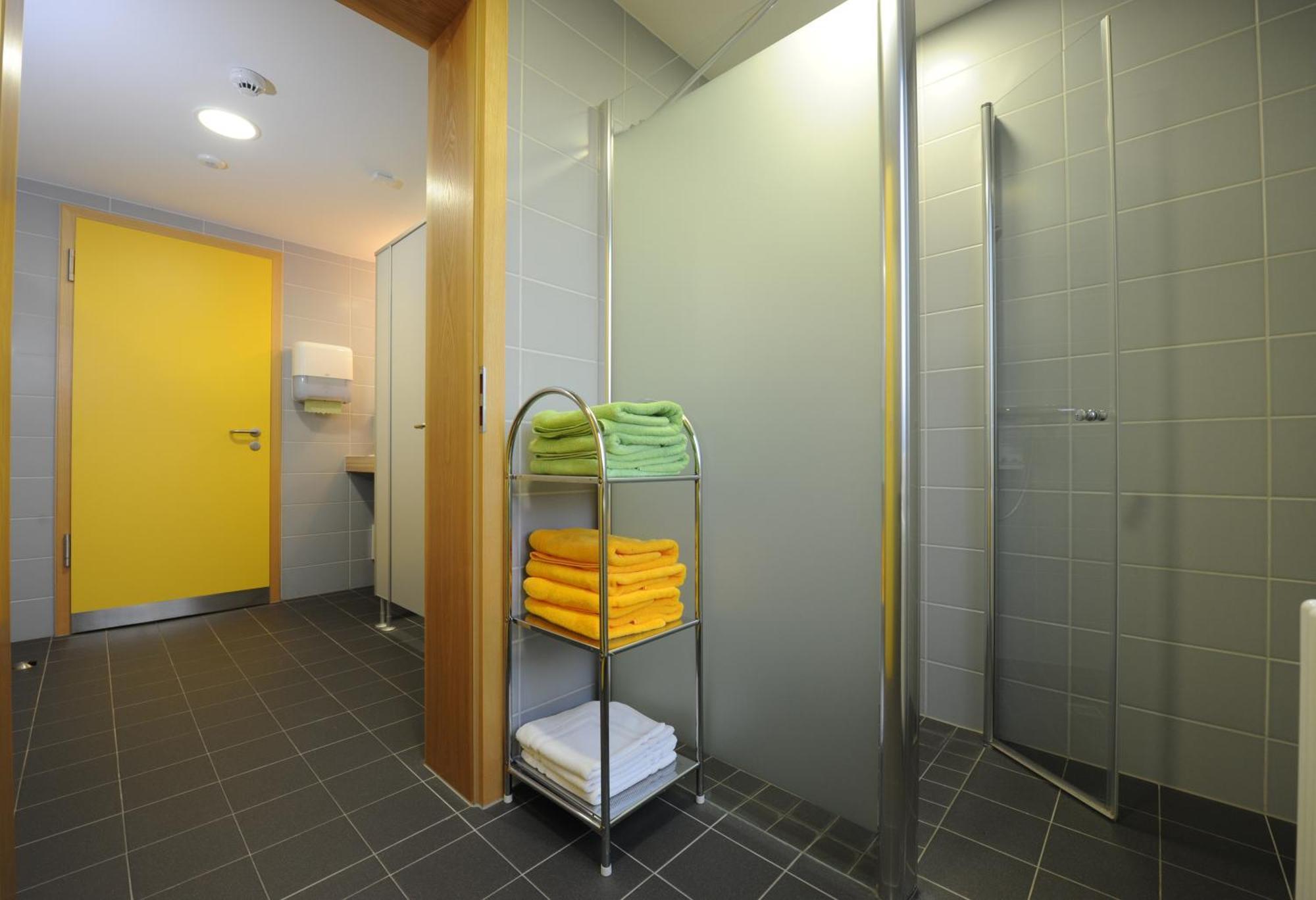 Zweibettzimmer mit Gemeinschaftsbad