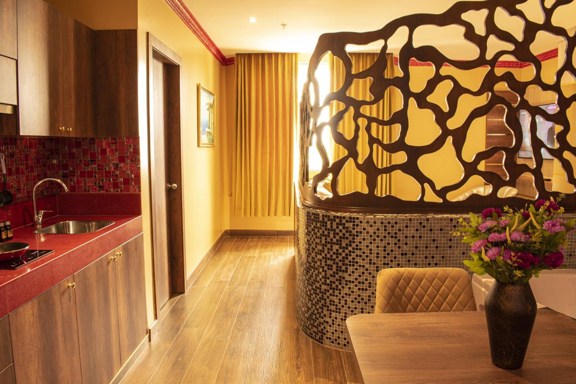 King Suite Spa Bath