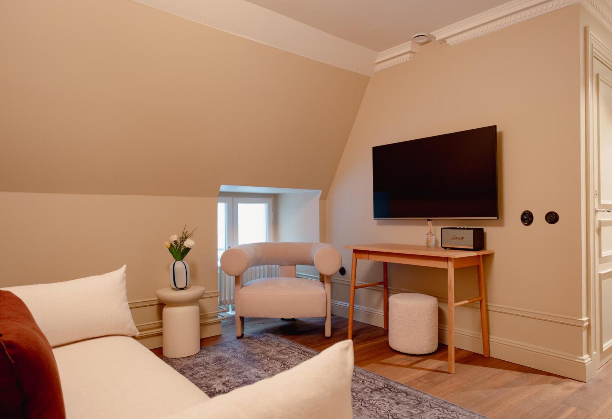Deluxe Double or Twin Room