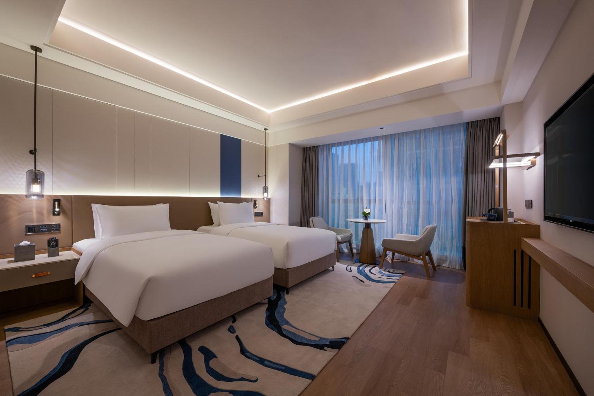 Deluxe Suite with Two Single Beds,1639515008:JPEG