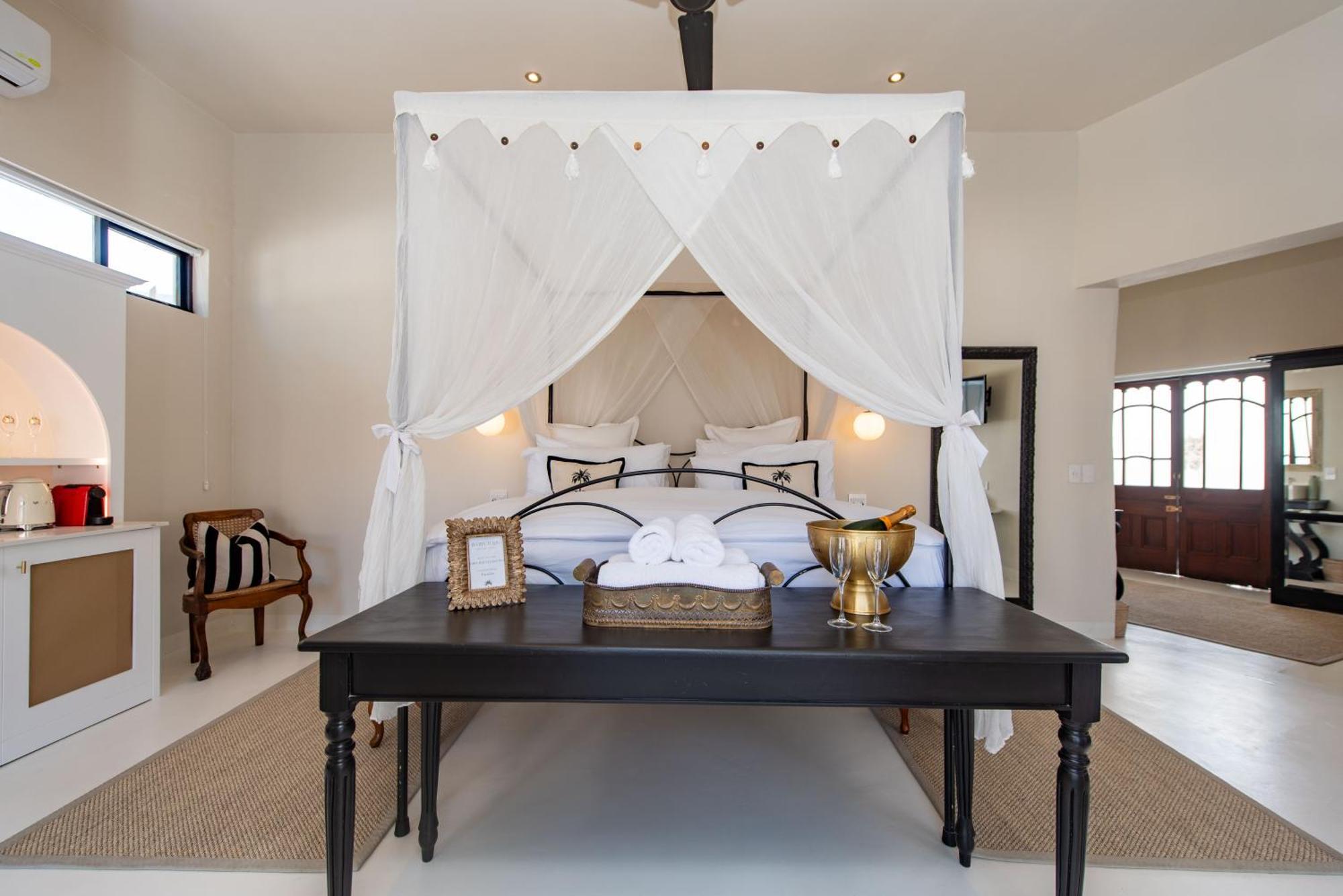 King Suite with Pool View