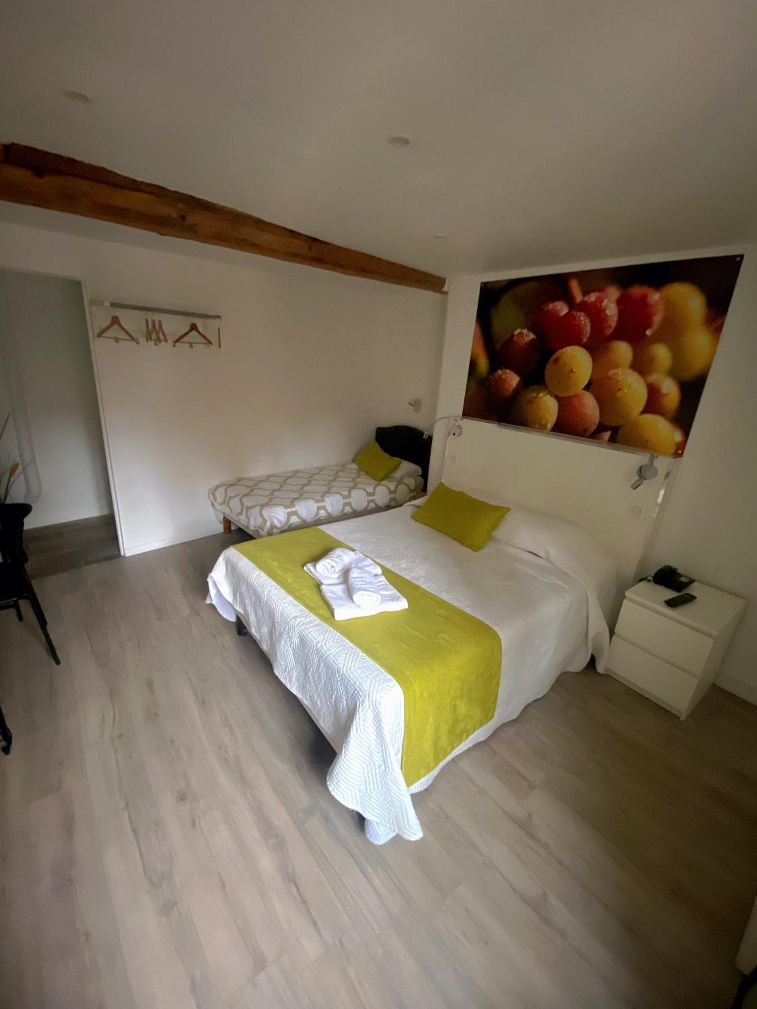 Family Room,1639561583:JPEG