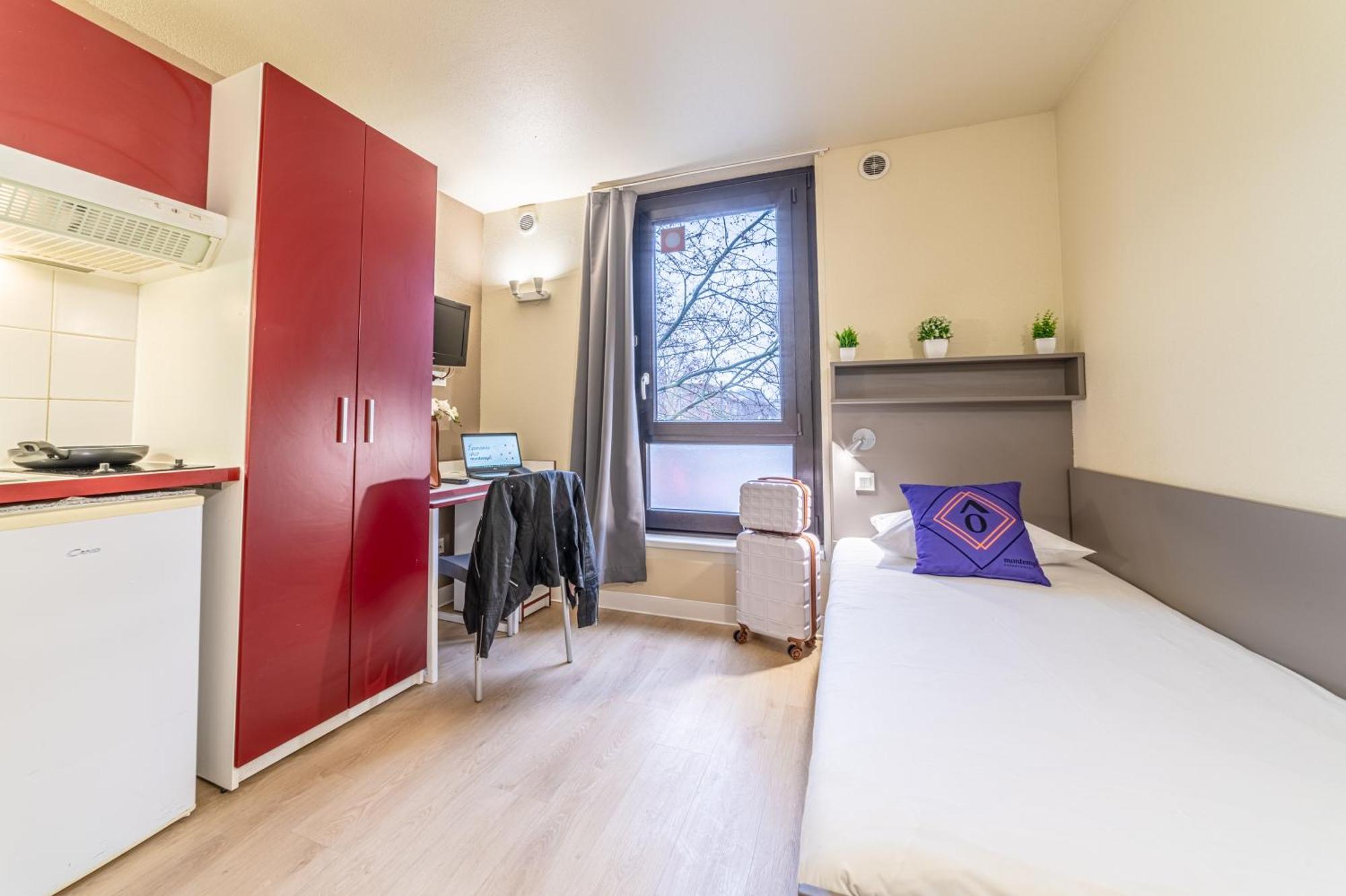 Studio Apartment