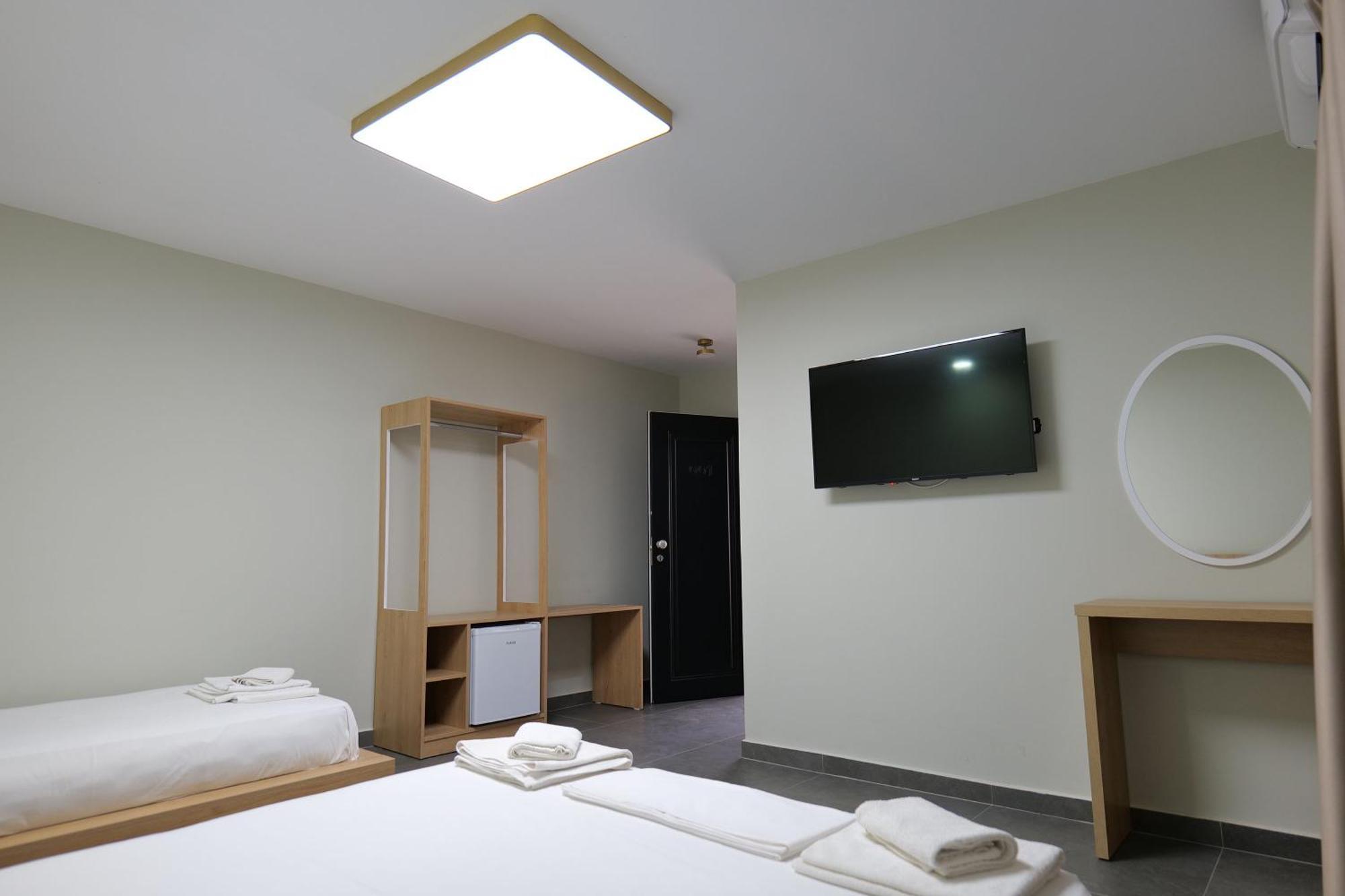 Triple Room,1639585060:JPEG