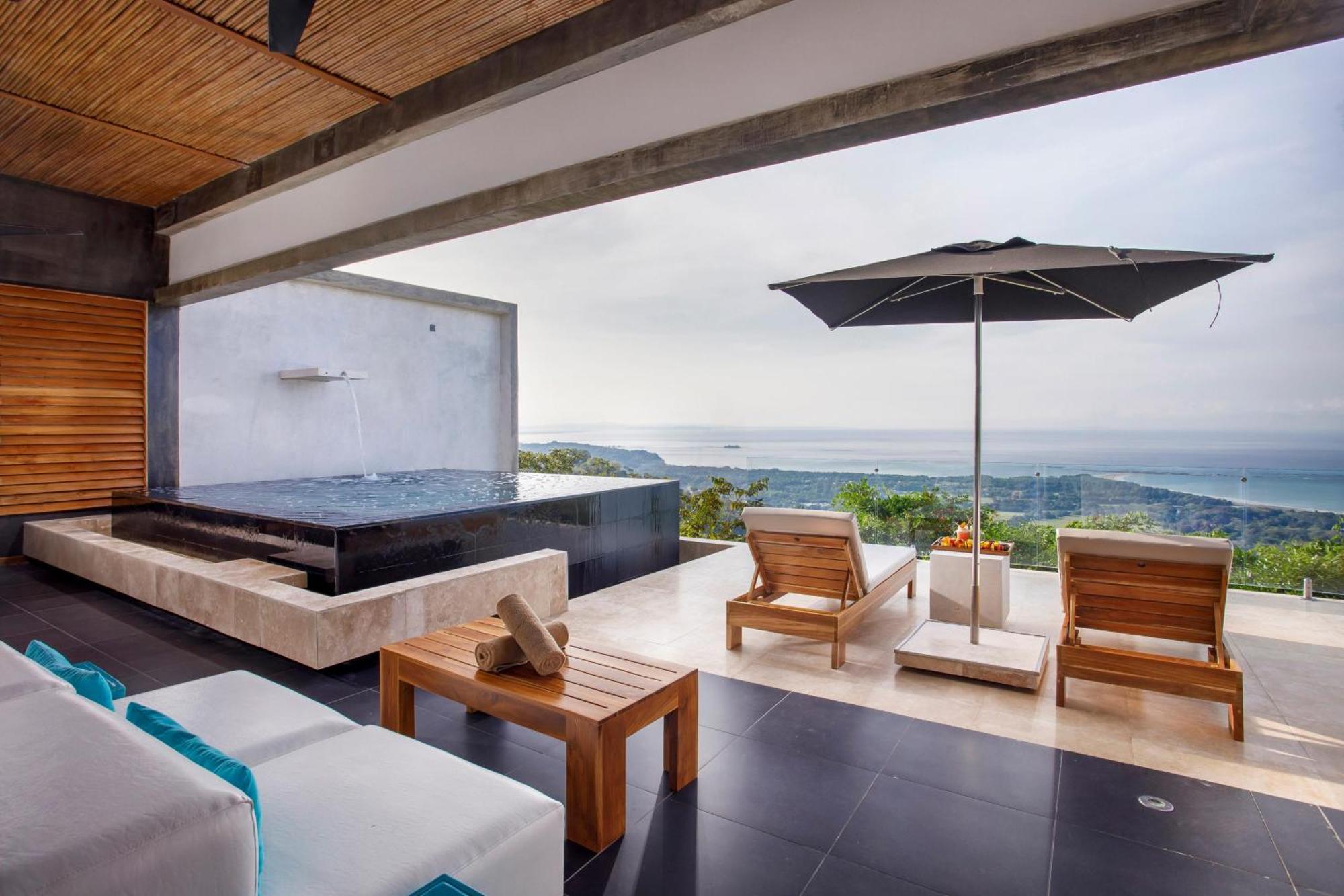 Deluxe Double Room with Balcony and Sea View