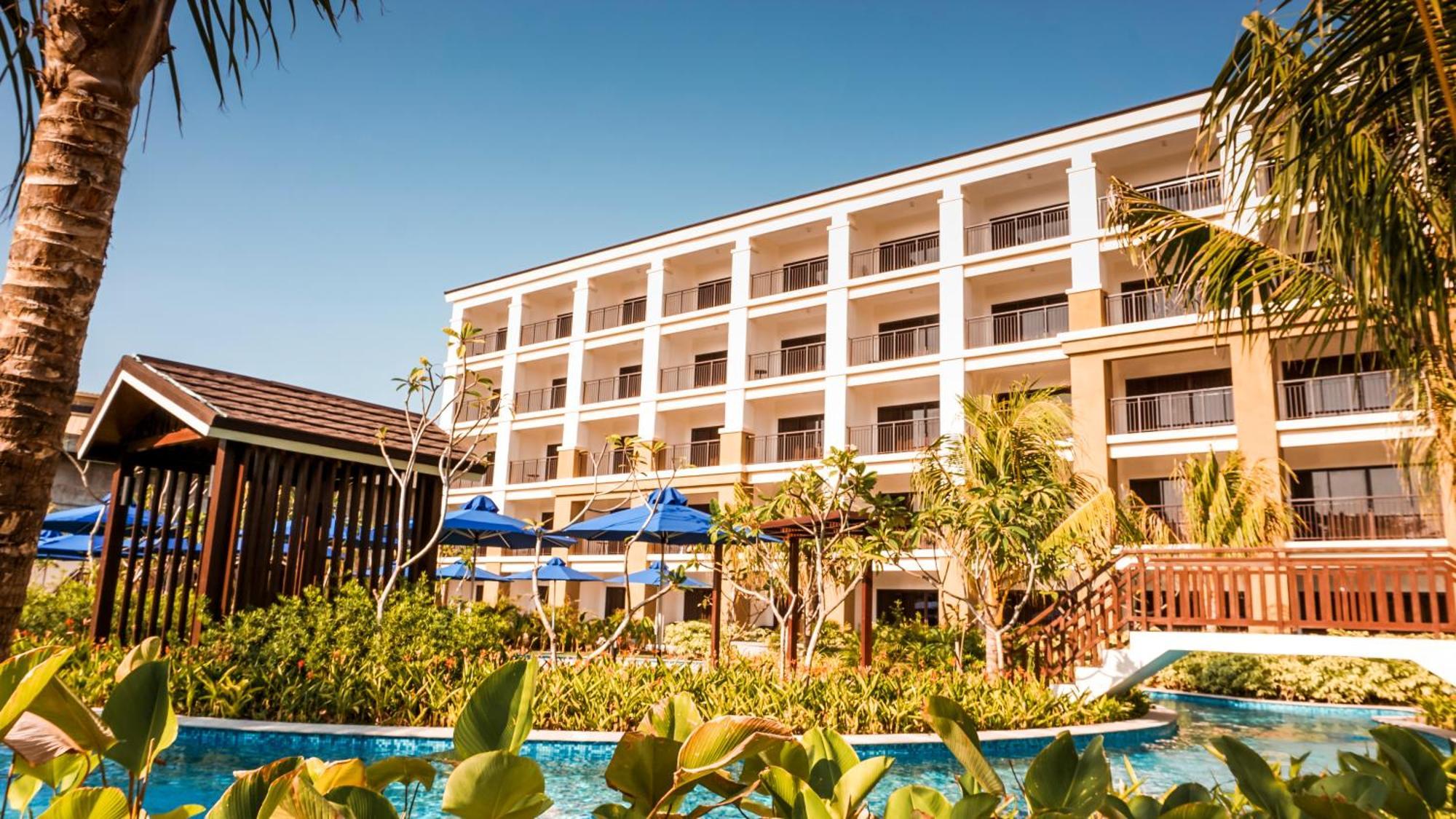 Deluxe Double or Twin Room with Pool Access