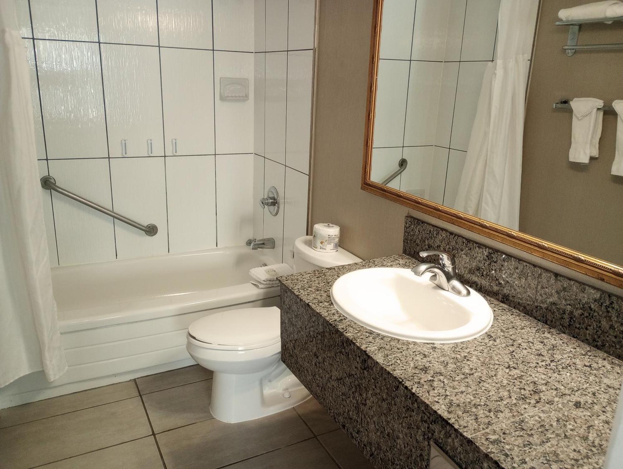Habitación Efficiency con cama extragrande - No fumadores