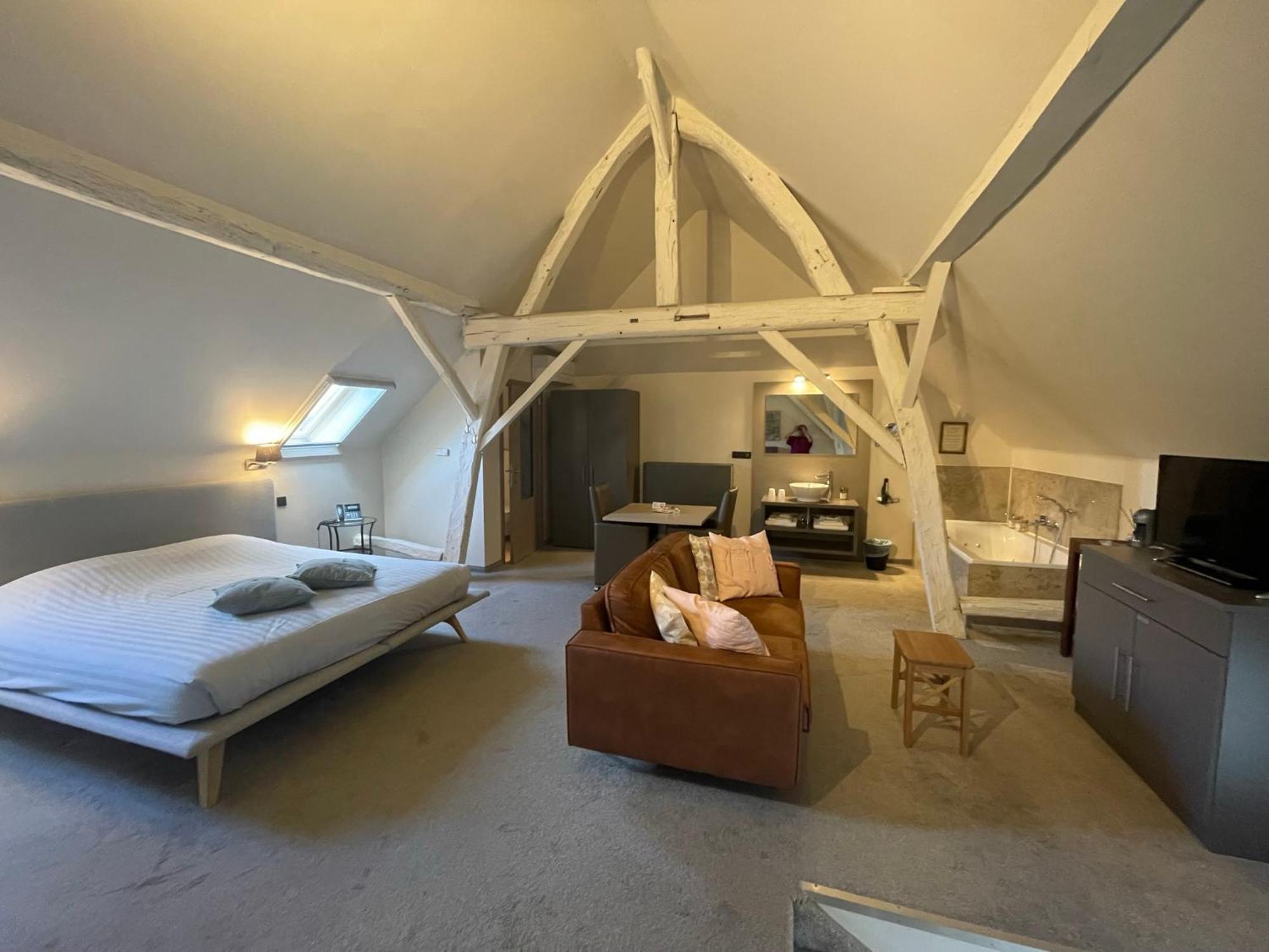 Kamer met Kingsize bed en Bubbelbad
