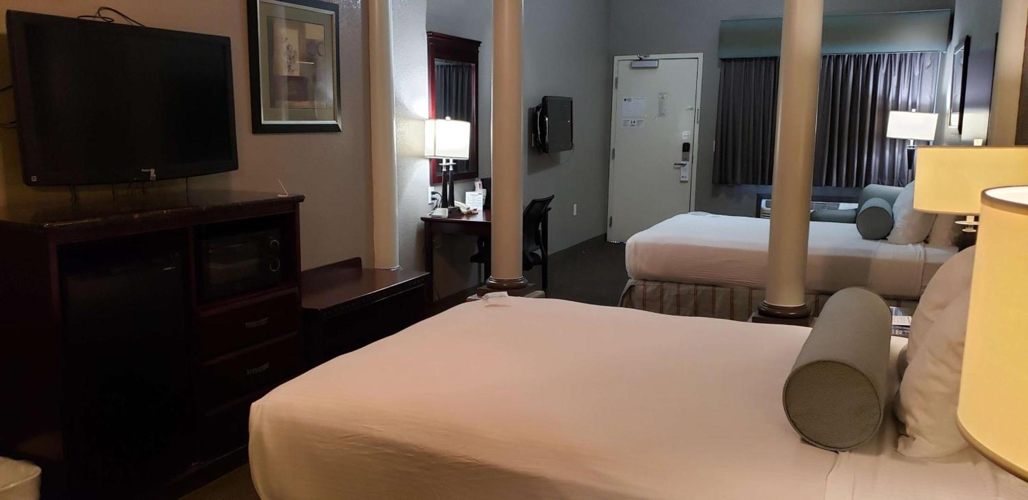Queen Suite with Two Queen Beds - Exterior Room