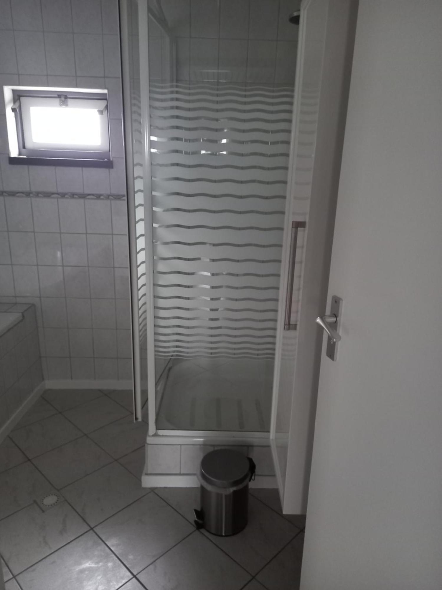 Standaard Tweepersoonskamer met Gedeelde Badkamer