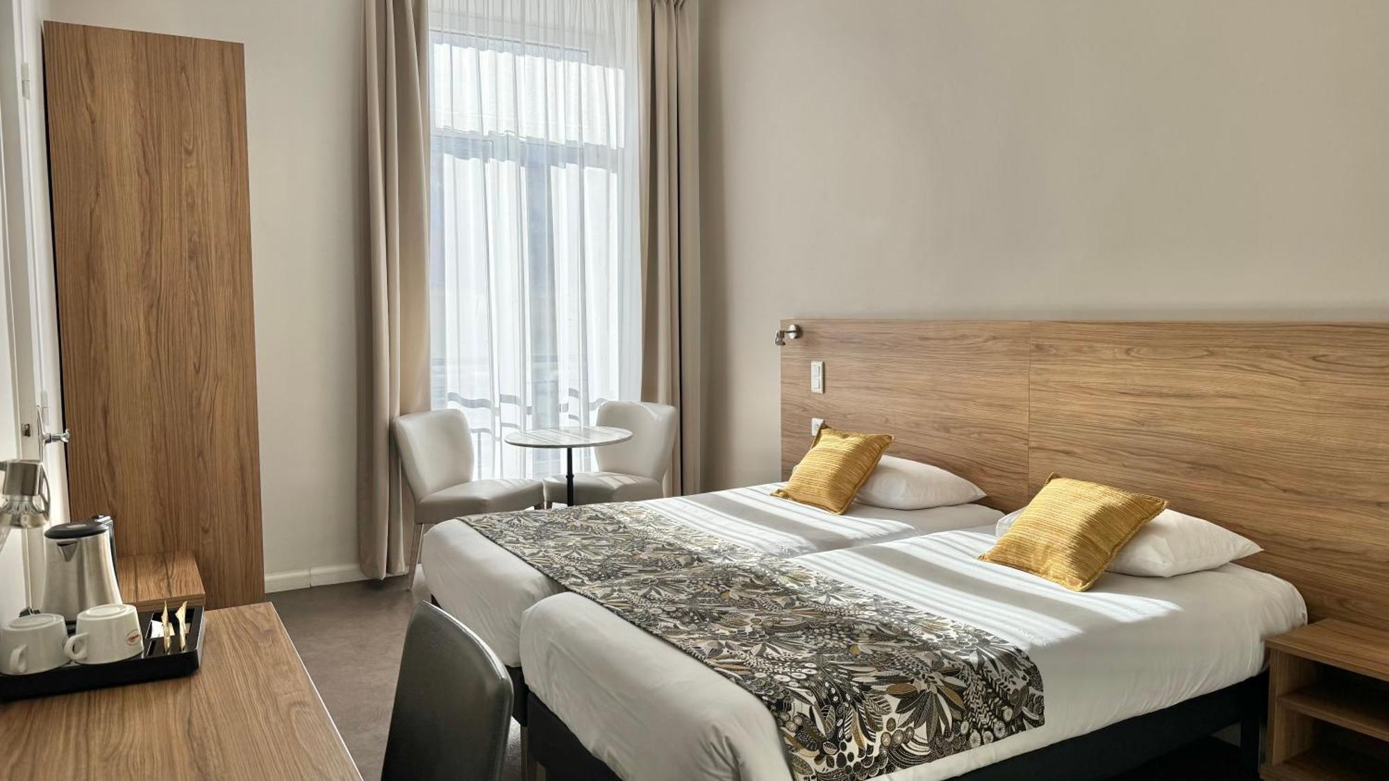 Twin Room,1657142630:JPEG