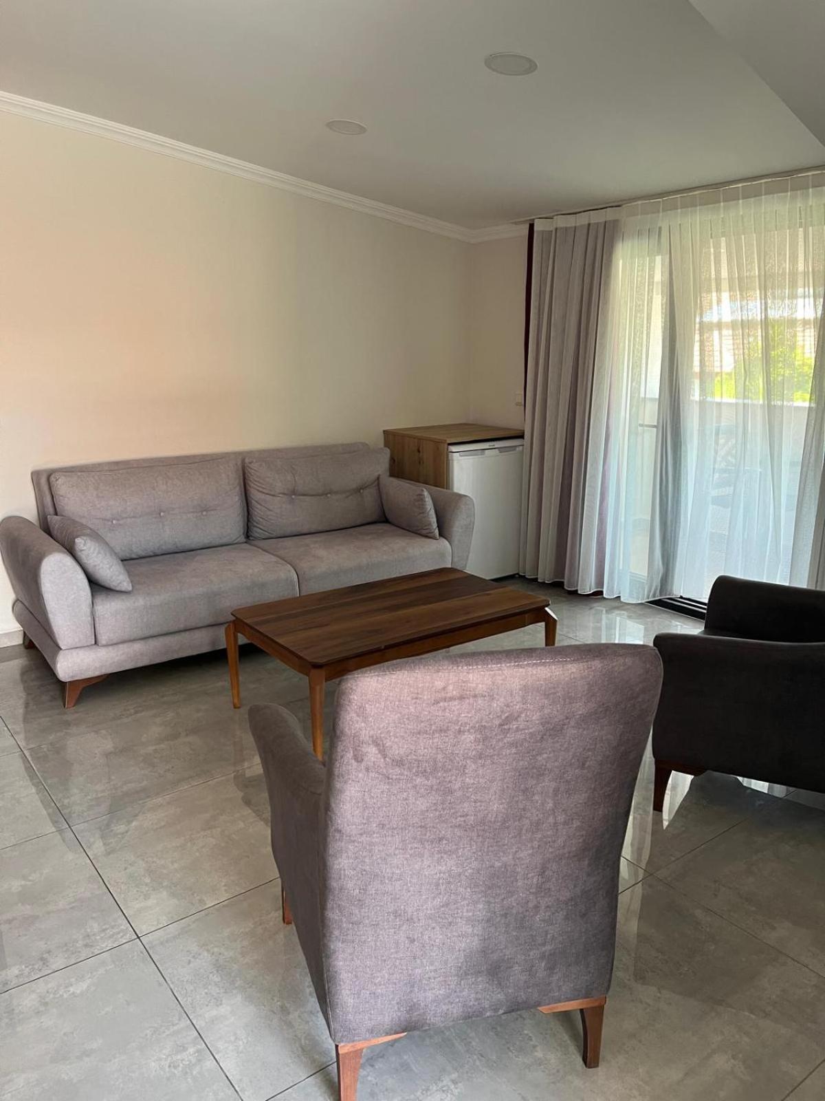 Family Room,1641017559:JPEG