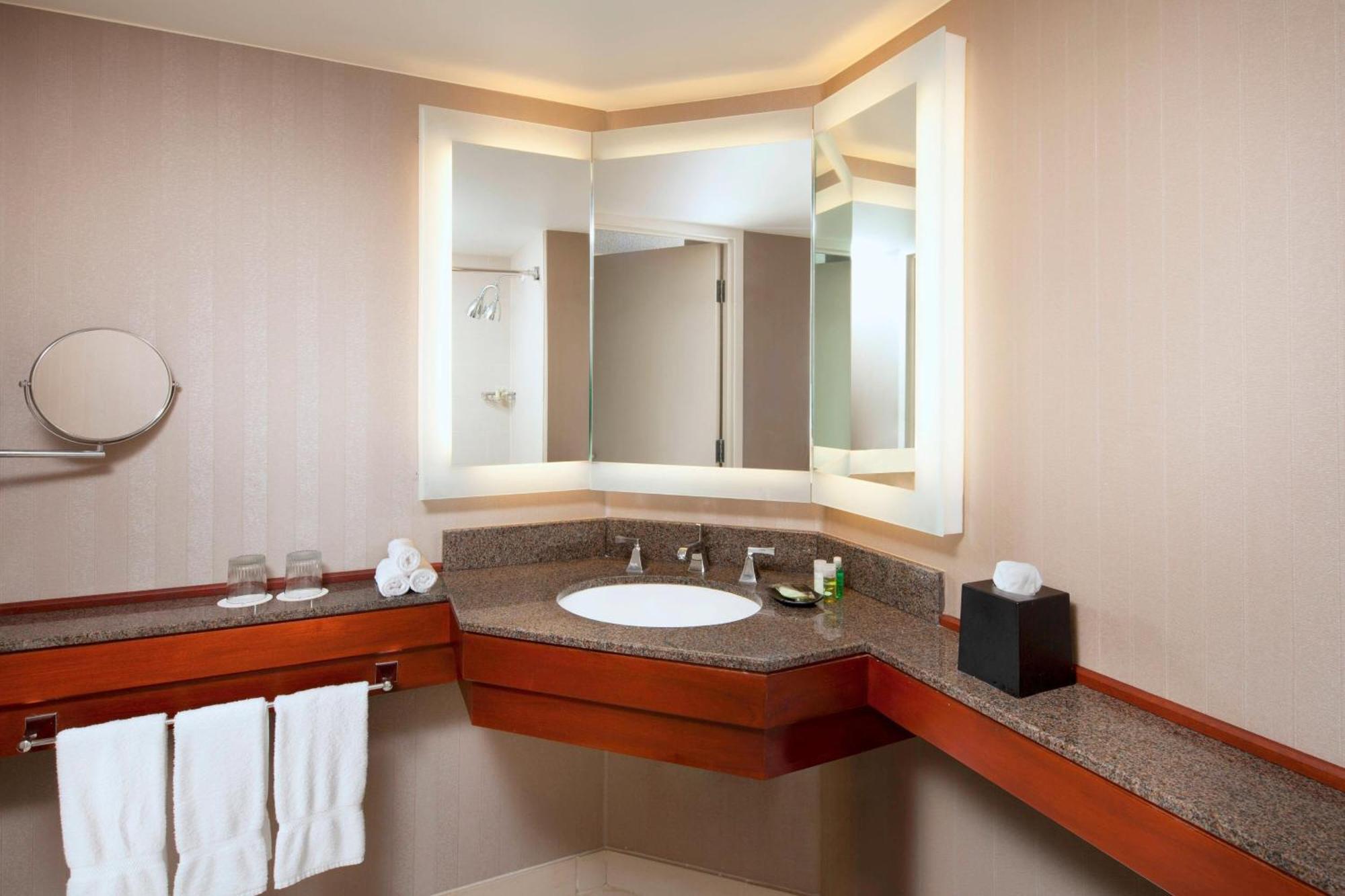 Guest Room Two Double Beds High Floor
