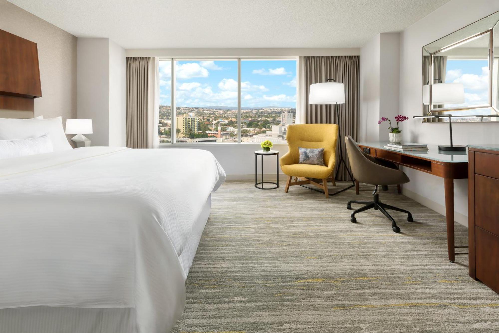 Guest room 1 King City view
