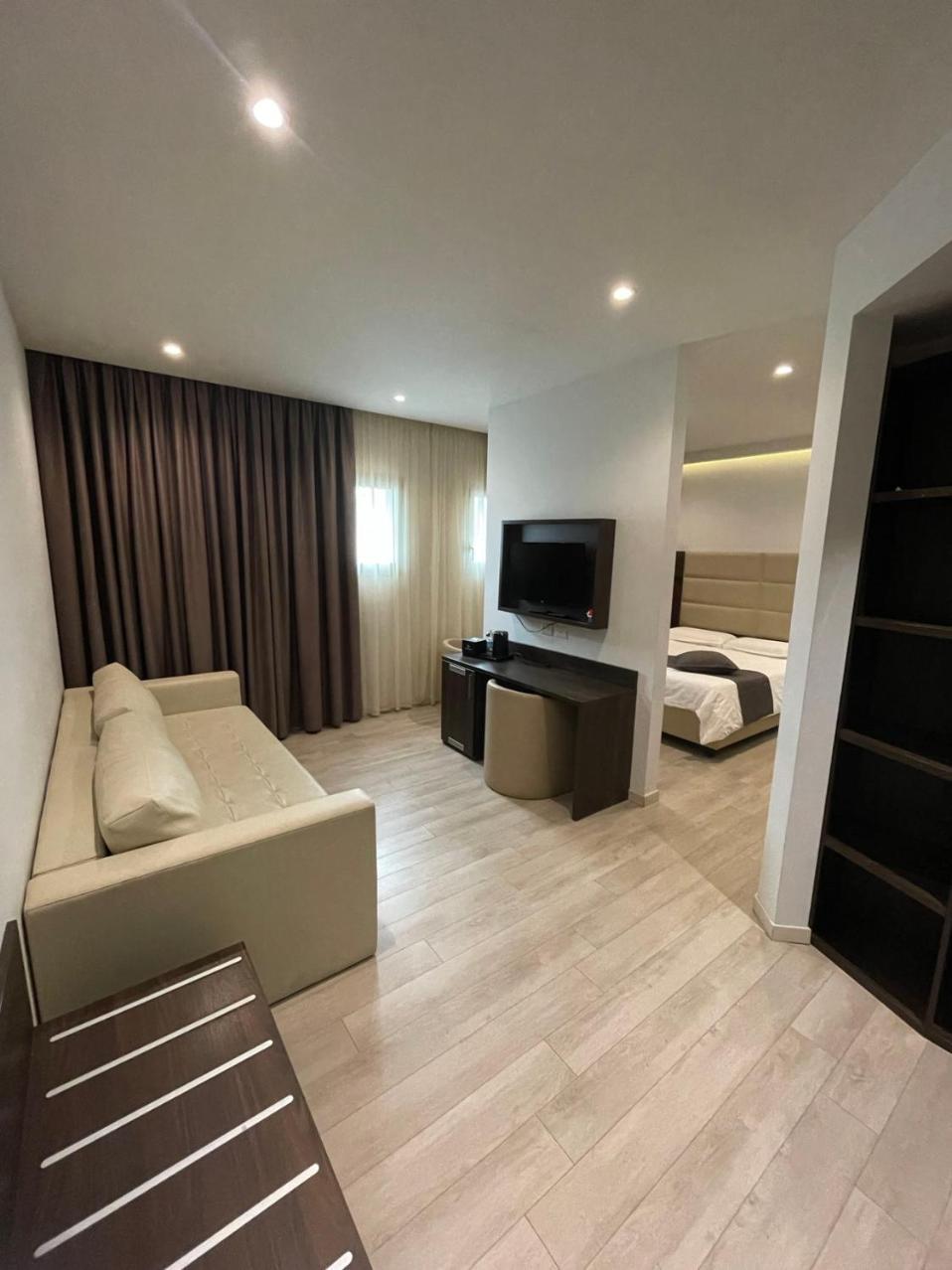 Deluxe Suite