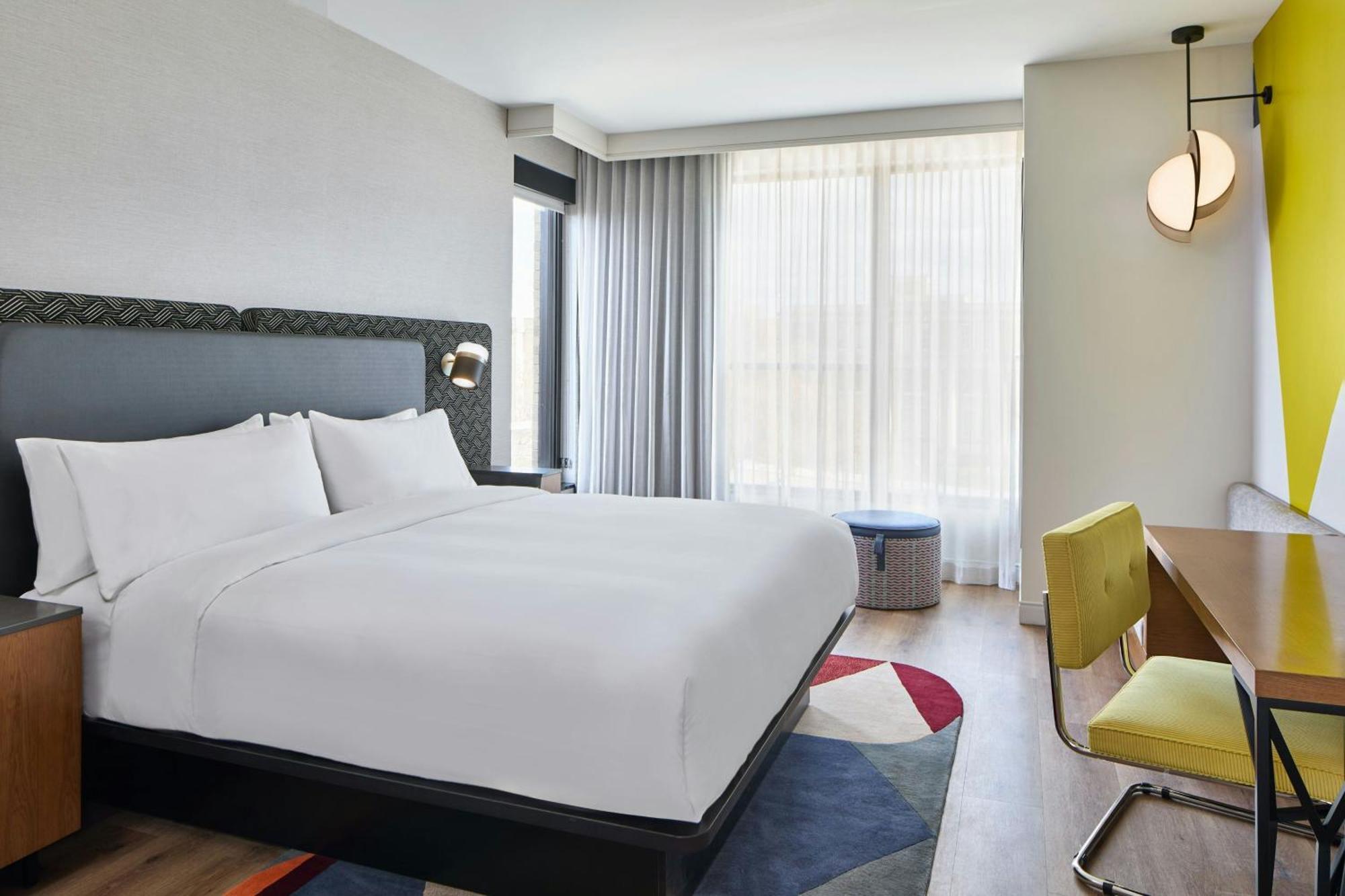 Corner King Room