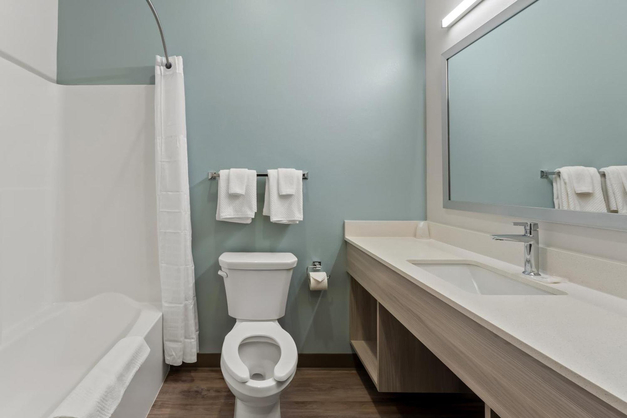 Queen Suite with Two Queen Beds - Non Smoking
