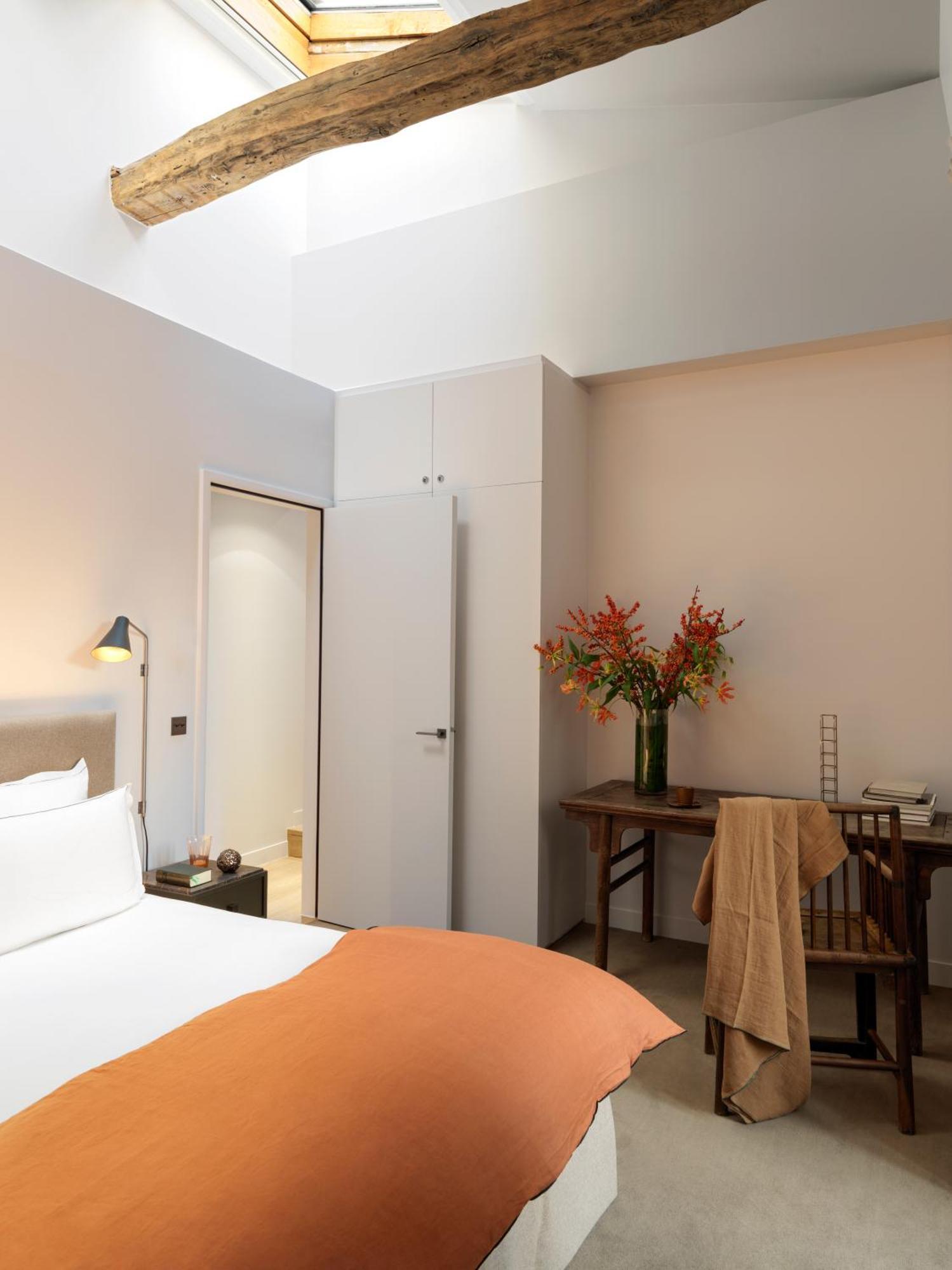 Three-Bedroom Deluxe Apartment