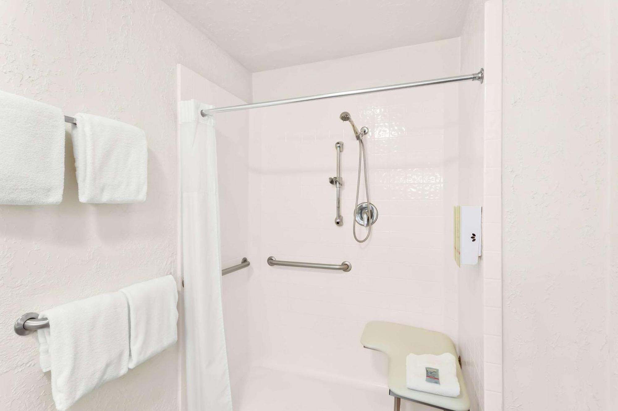 Queen Room with Two Queen Beds and Roll-In Shower - Disability Access/Non-Smoking