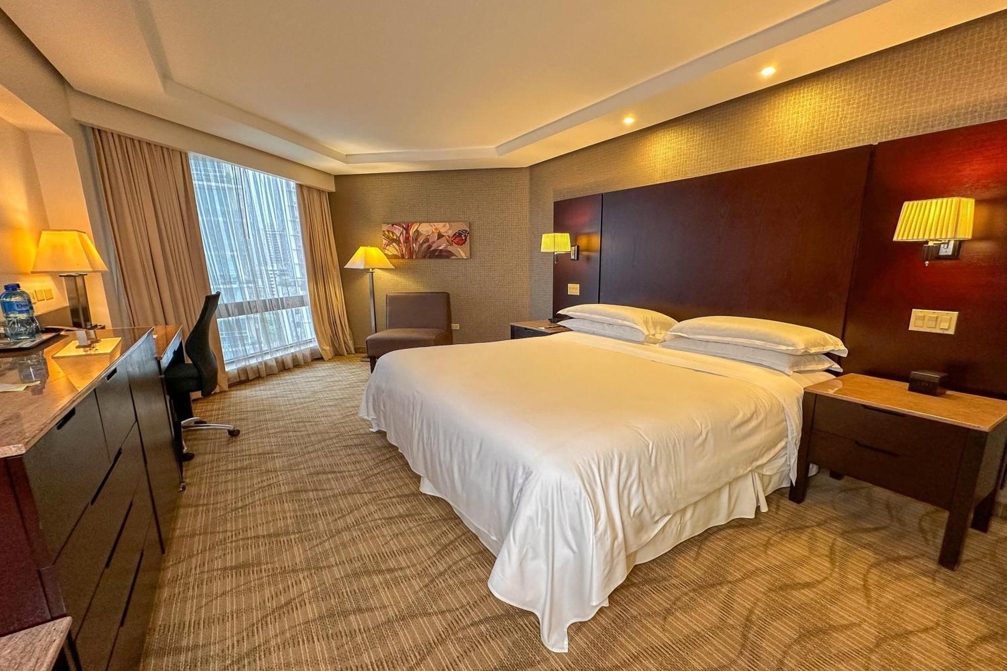 Deluxe Guest room 1 King City view,1641736350:JPEG