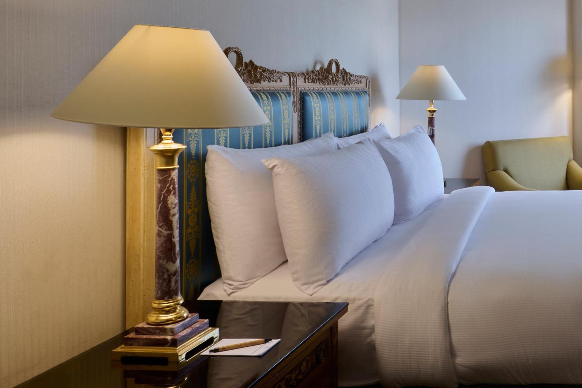 Deluxe One-Bedroom King Suite - Nile View