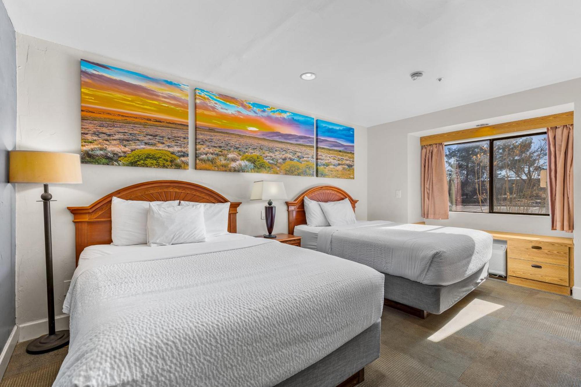 One-Bedroom Suite with Two Queen Beds - Non-Smoking