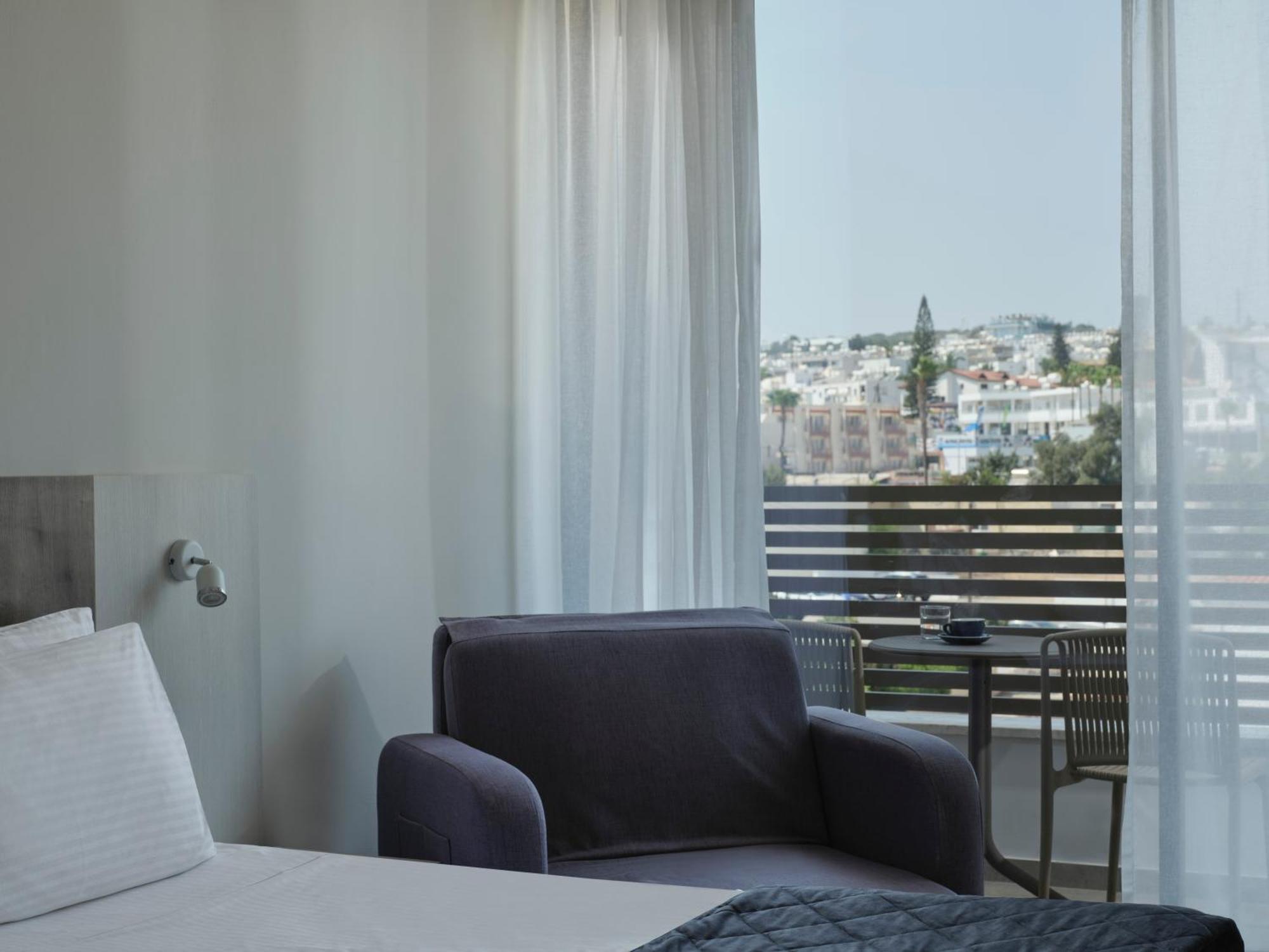 Deluxe Double Room Inland View