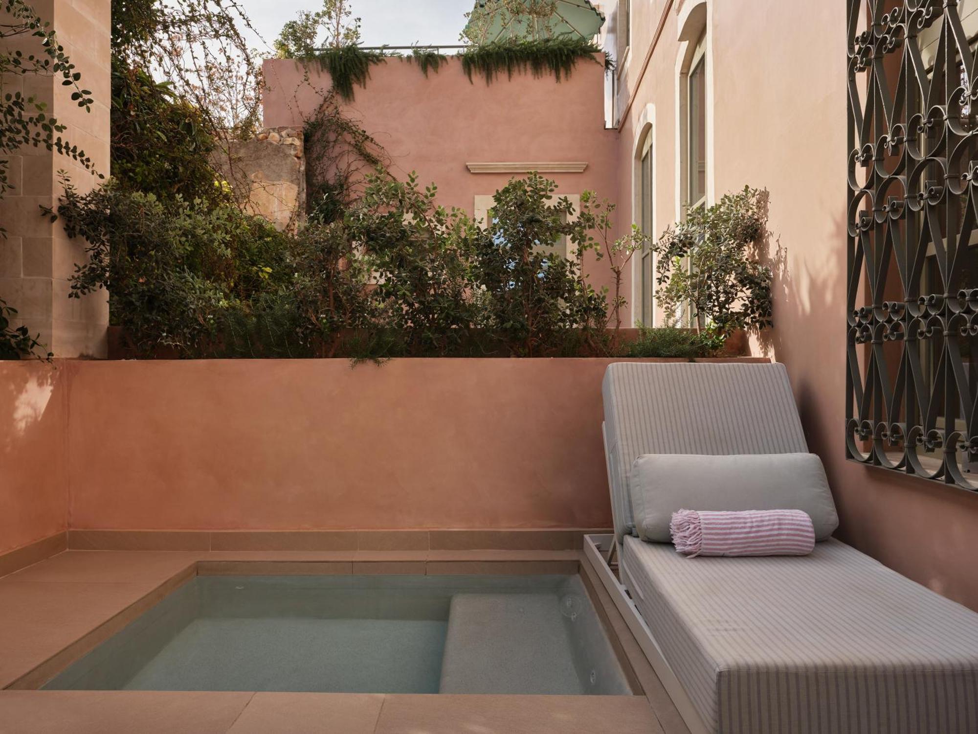 Junior Suite Outdoor Jacuzzi