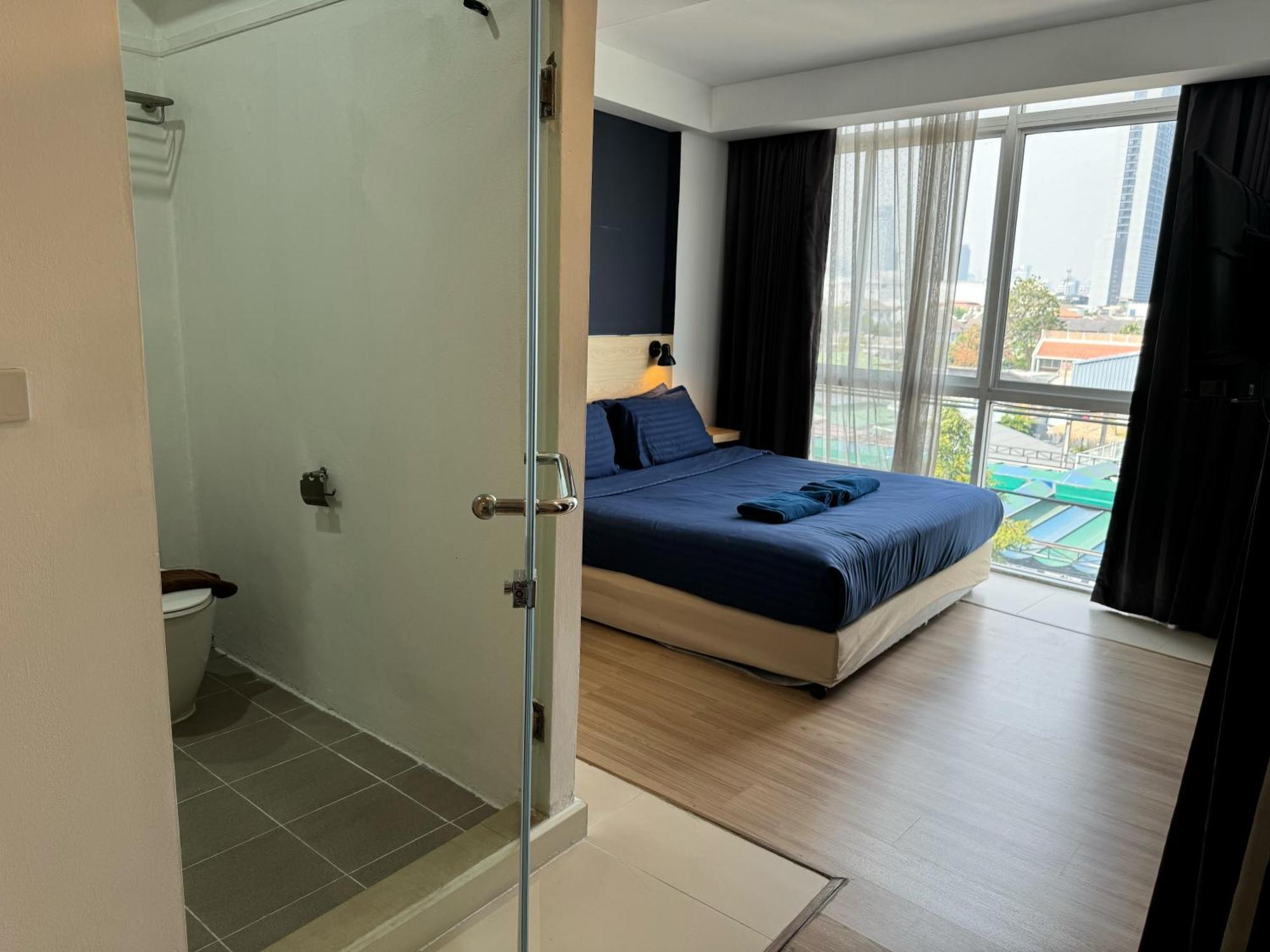 Deluxe Queen Room