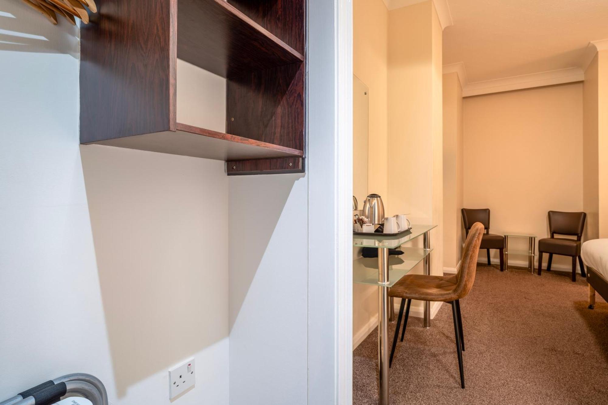 Habitación Doble (sin ventanas)