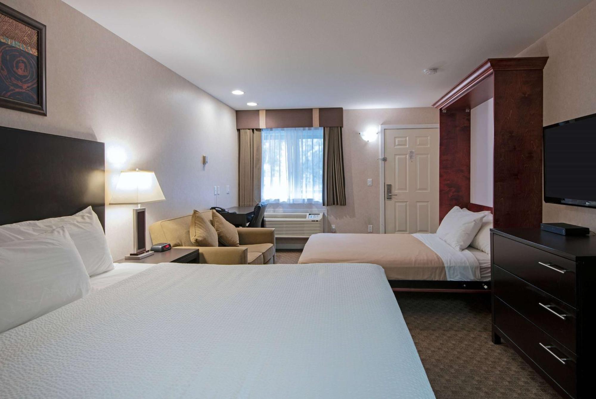King Room with Murphy Bed