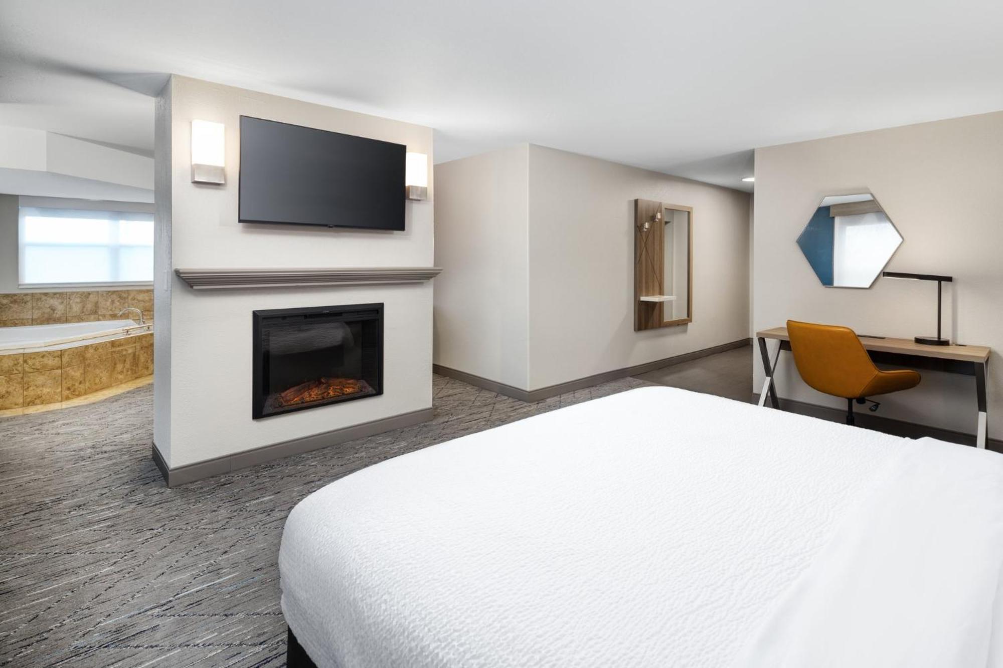 King Suite with Spa Bath